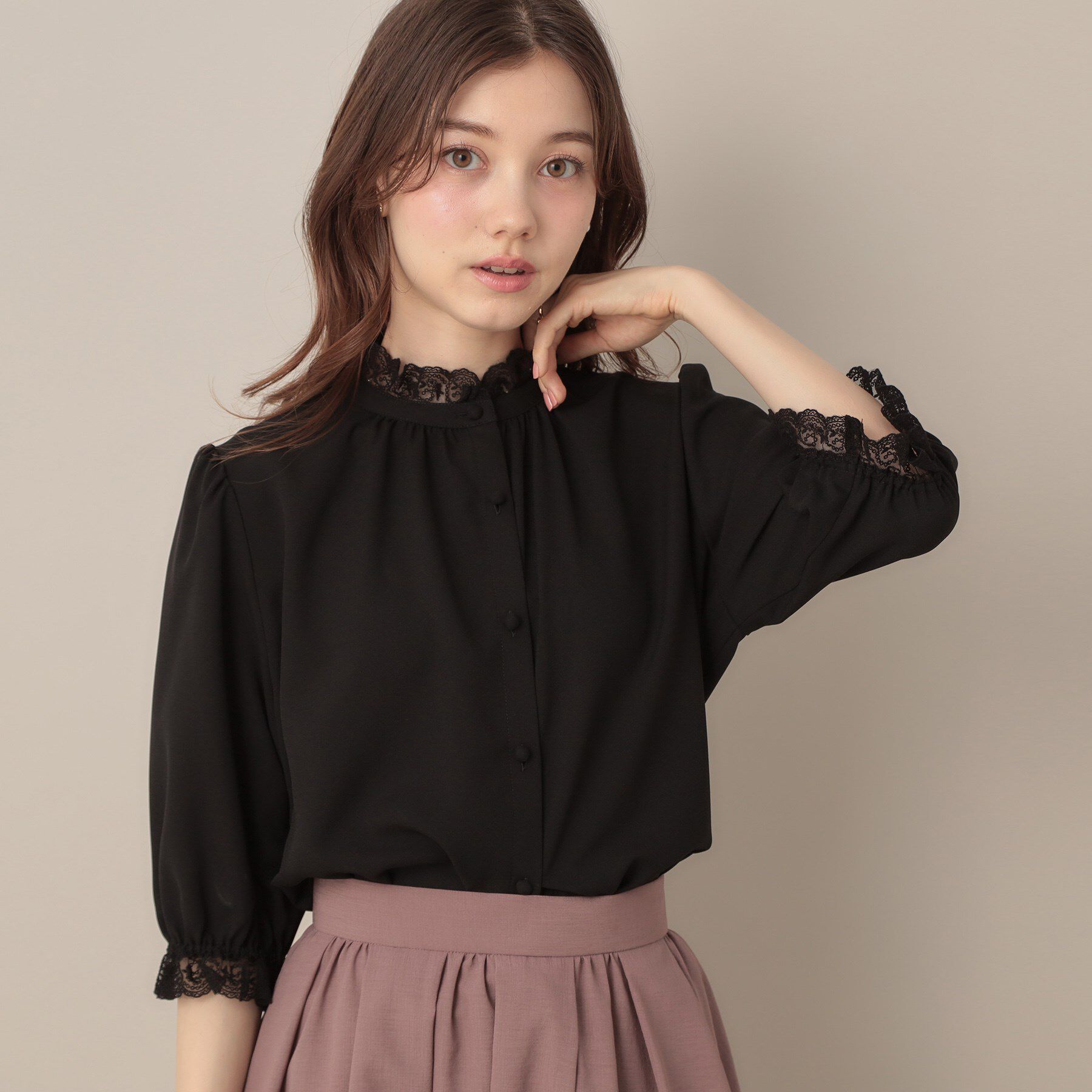 Couture broach「【華やか・大人可愛い・5分袖】エンブロレース前後2WAYブラウス」|シャツ・ブラウス|