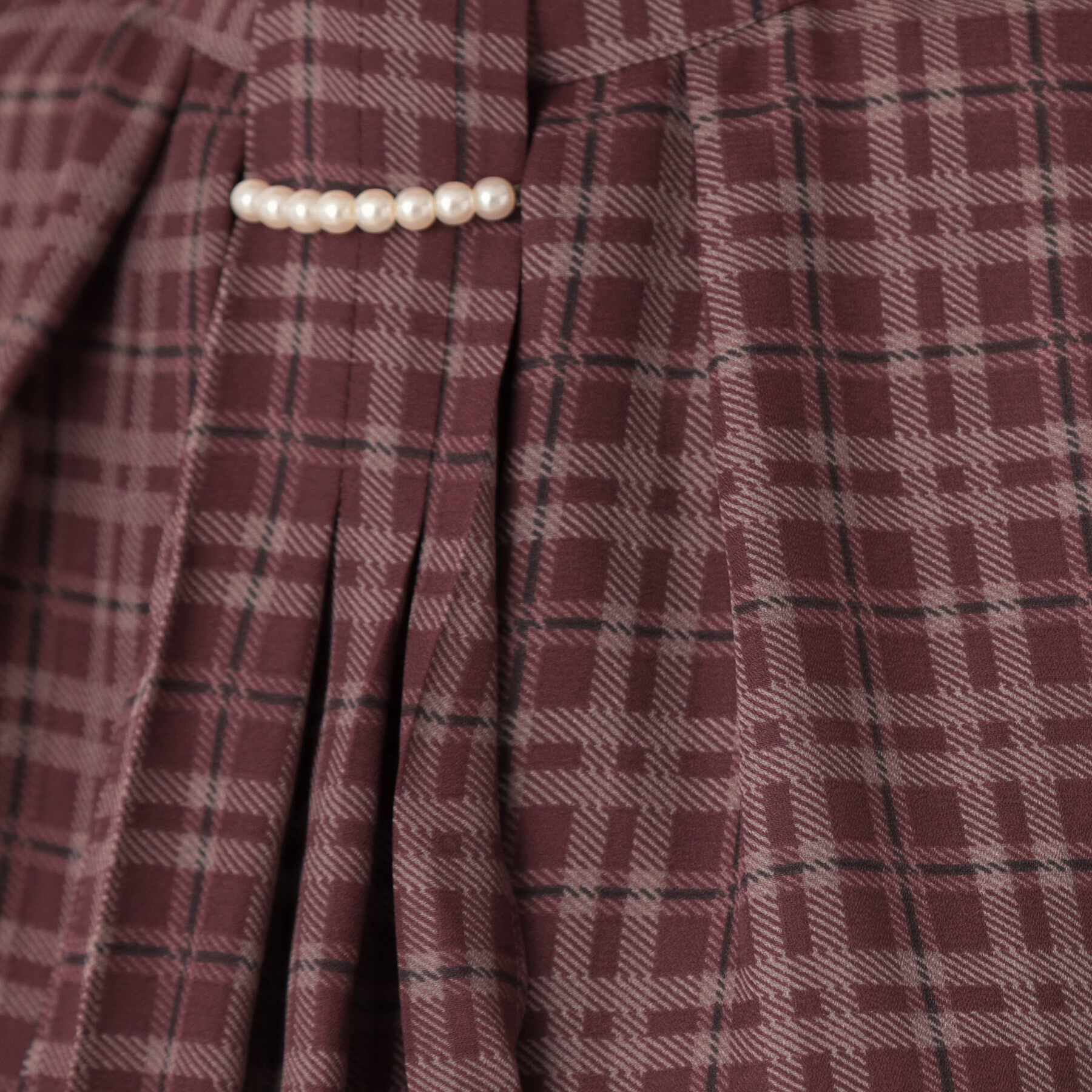 Couture broach「【着映え・5分袖・通勤】パール調タイチェックプリントブラウス」|シャツ・ブラウス|
