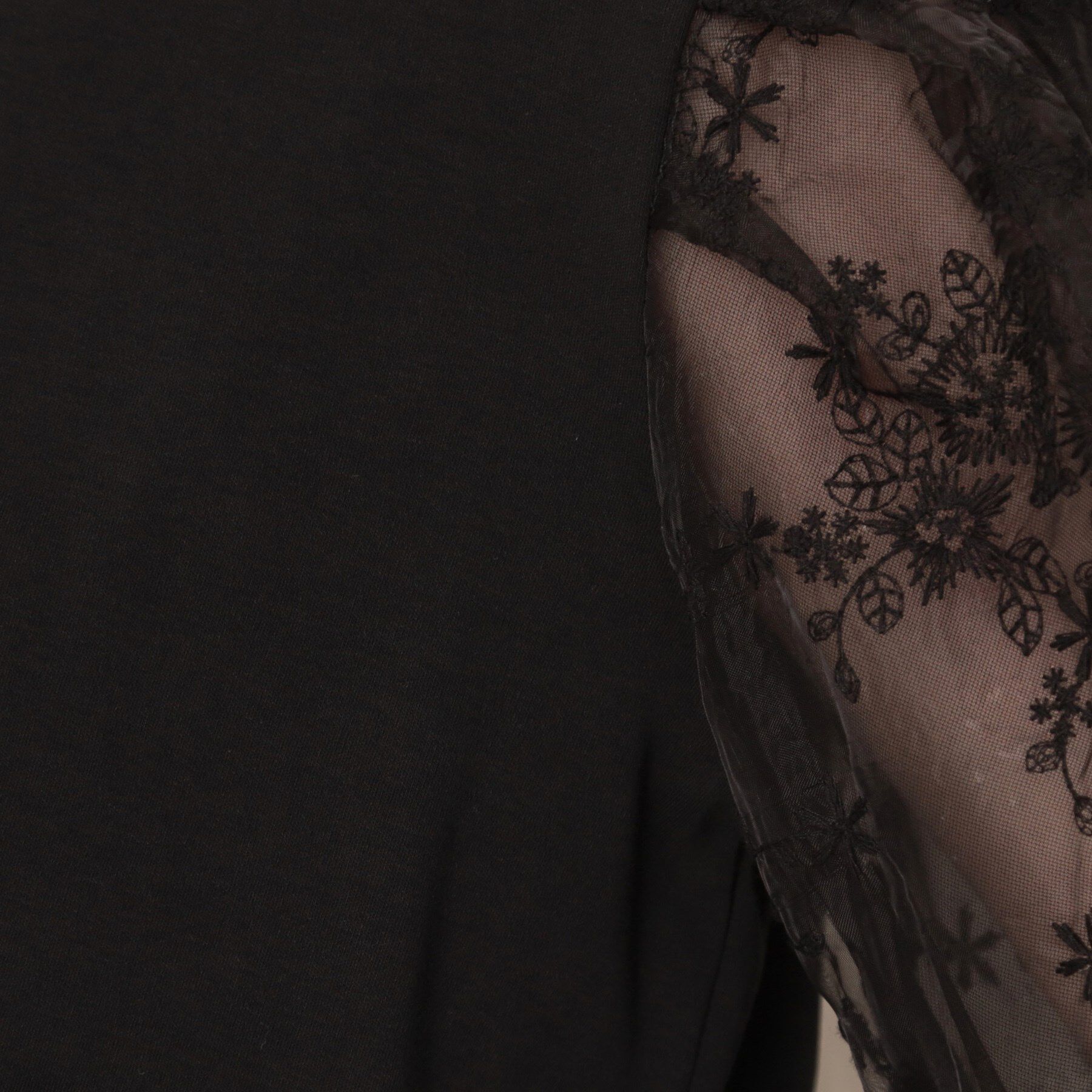 Couture broach「【接触冷感・UVカット・マシンウォッシャブル】袖レースドッキングカットソー」|Tシャツ・カットソー|