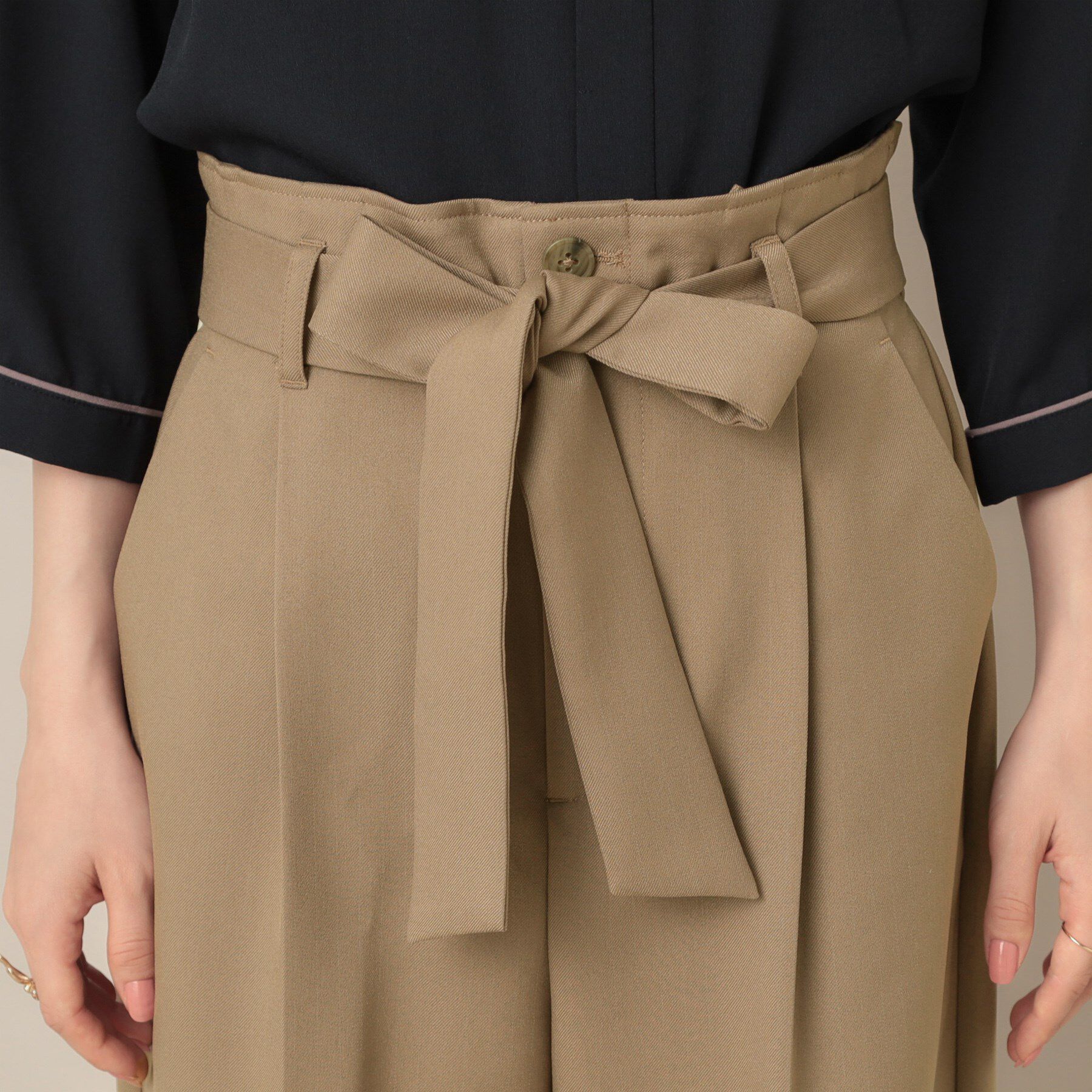 Couture broach「【帯電防止・通勤】ウエストリボン サスペンダー付きワイドパンツ」|その他|
