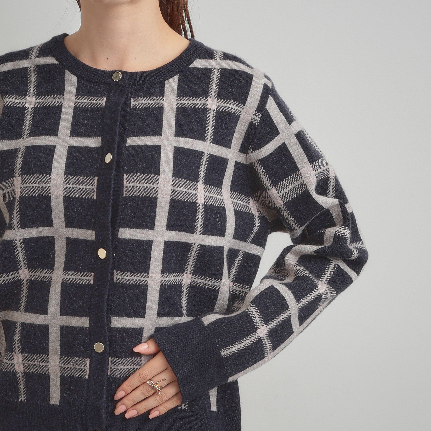 Couture broach「【大人可愛い・通勤】チェックジャカード ニットカーディガン」|カーディガン|