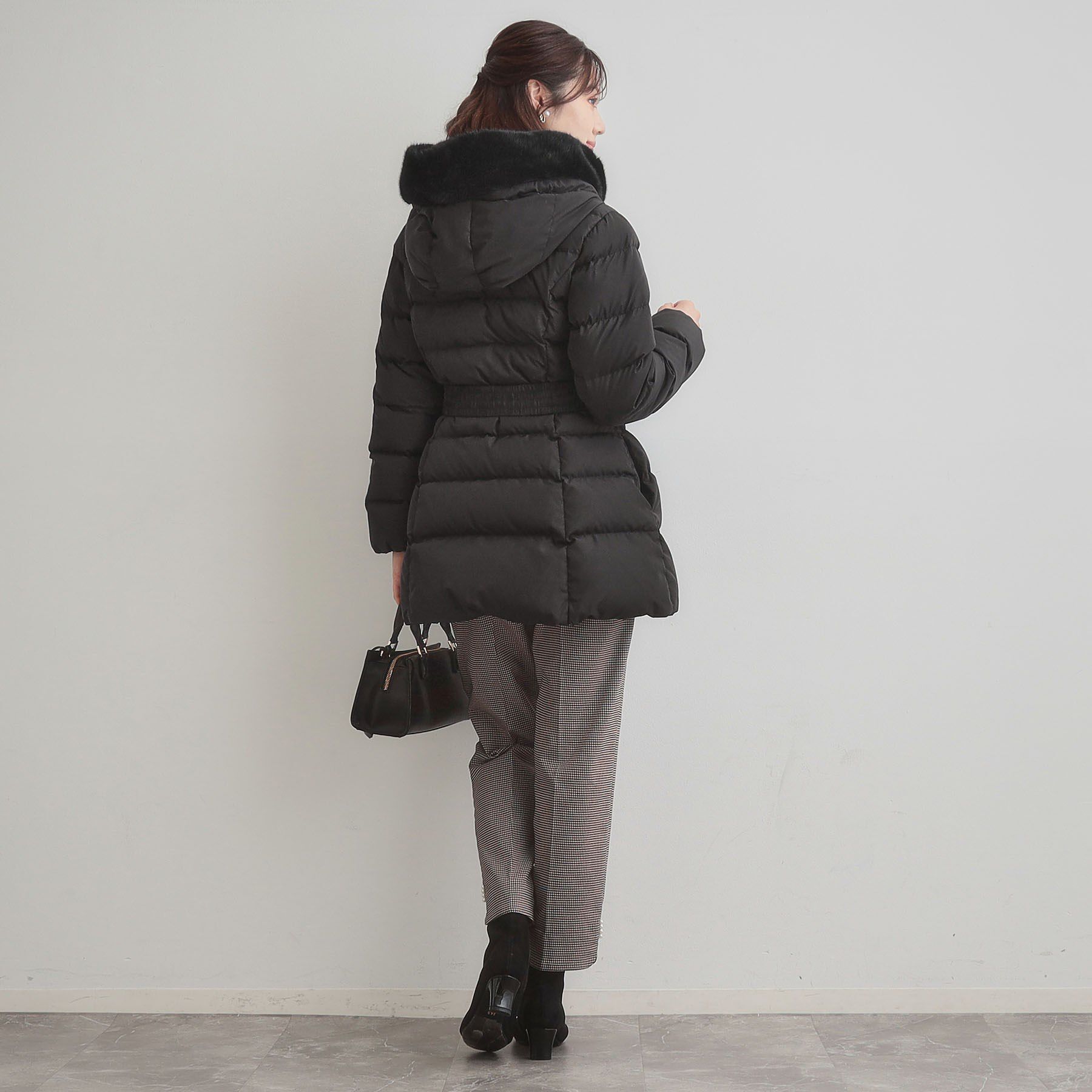 Couture broach「【2WAY・ベルト付き】フードフェイクファー ミドル丈ダウンコート」|ダウン|
