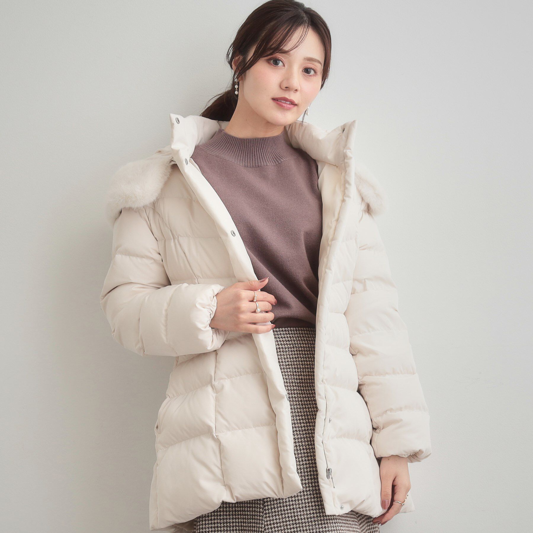 Couture broach「【2WAY・ベルト付き】フードフェイクファー ミドル丈ダウンコート」|ダウン|