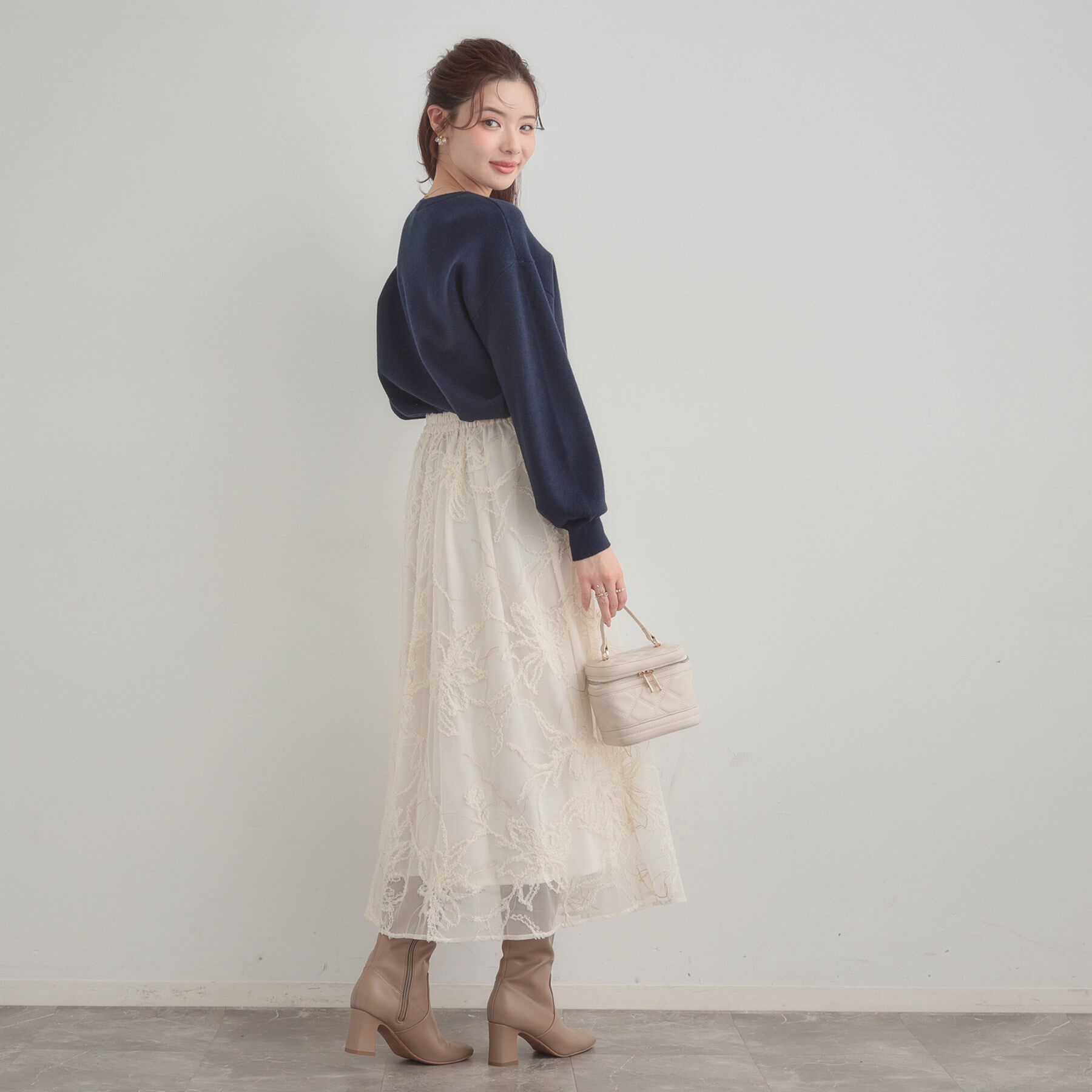 Couture broach「【ハレの日・通勤】ラメ刺繍ブークレチュールスカート」|スカート|