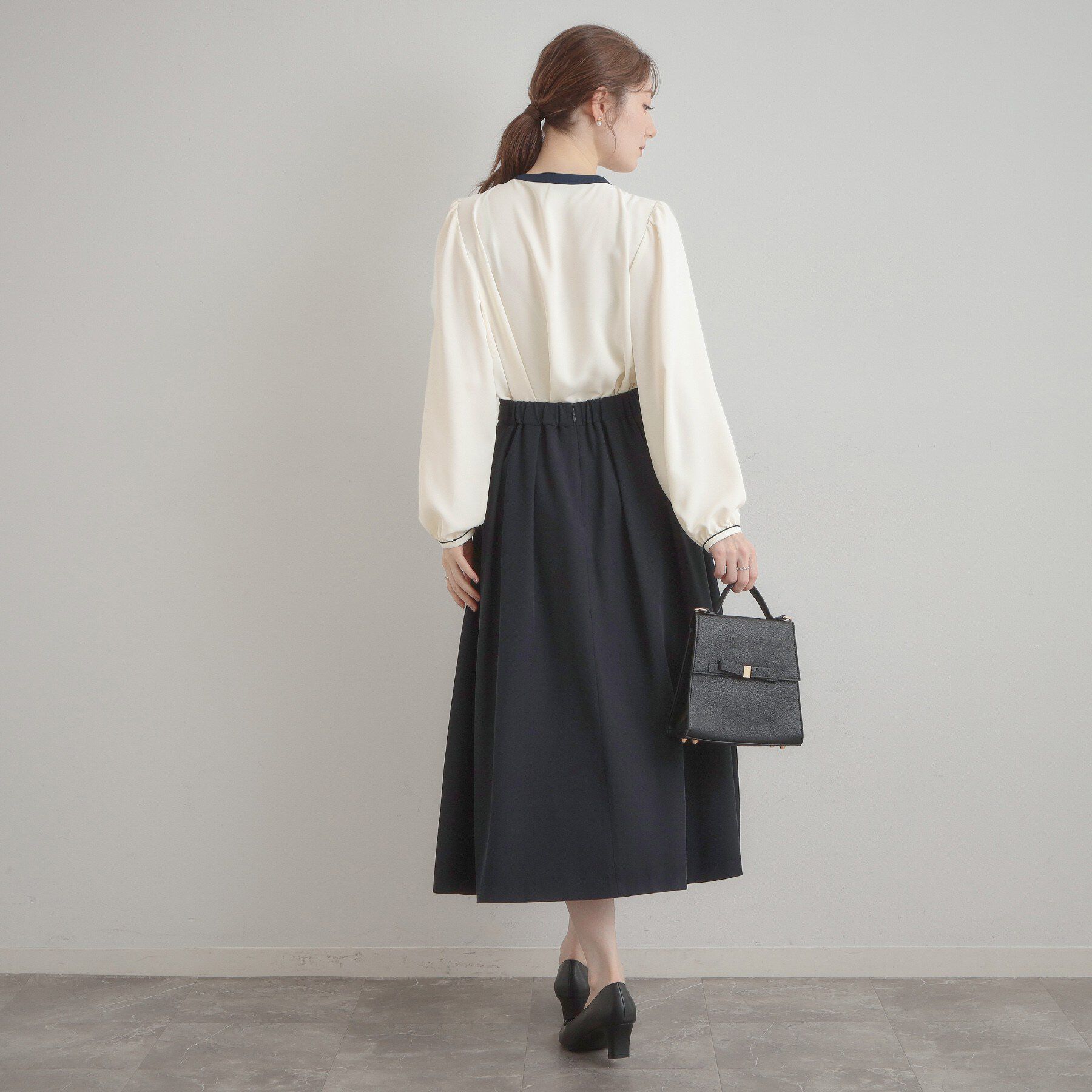 Couture broach「【洗える・ハレの日・通勤】配色 細リボンタイ ブラウス」|シャツ・ブラウス|
