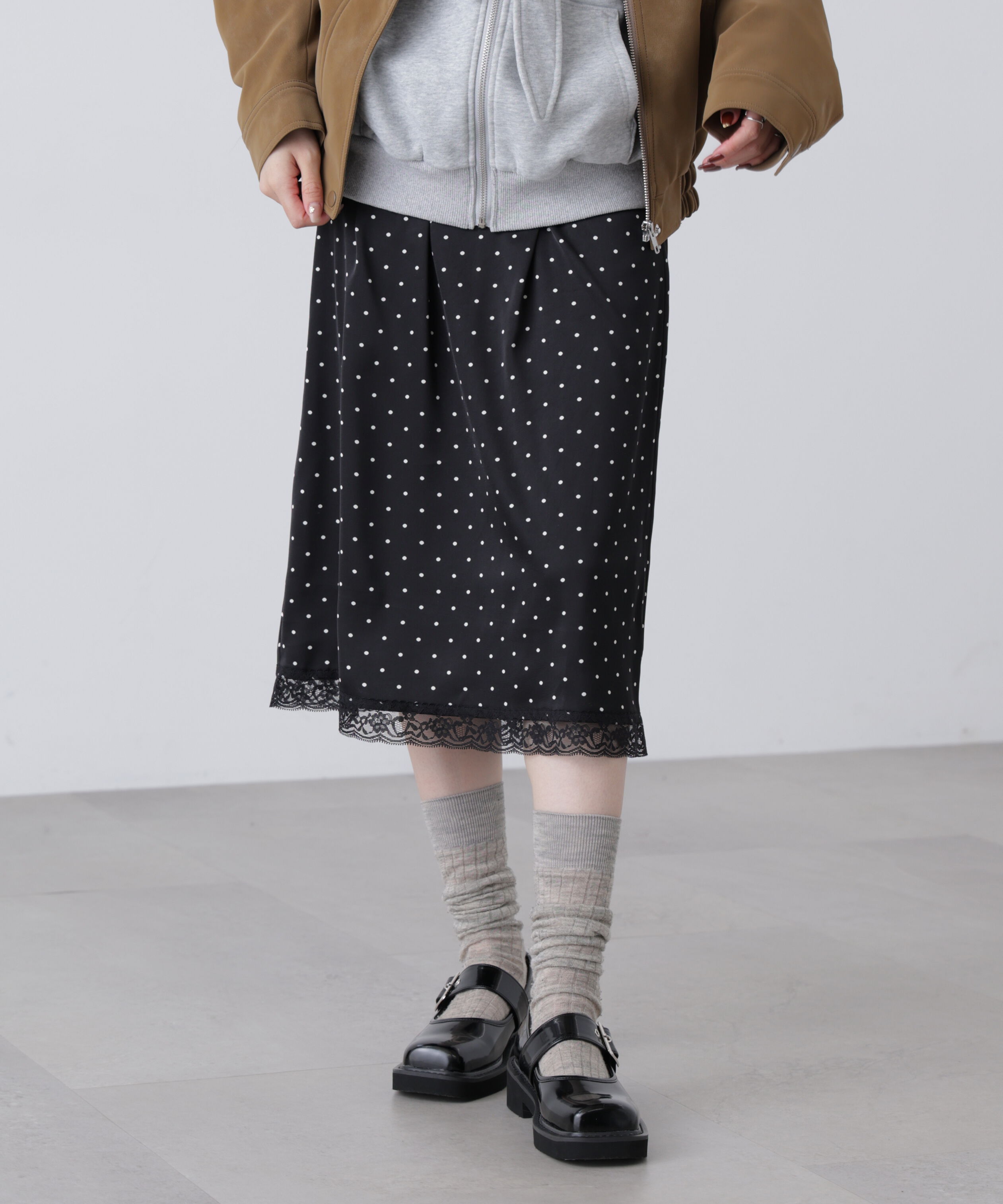  「レーストリムサテンミディスカート」|スカート|ブラックベー 1
