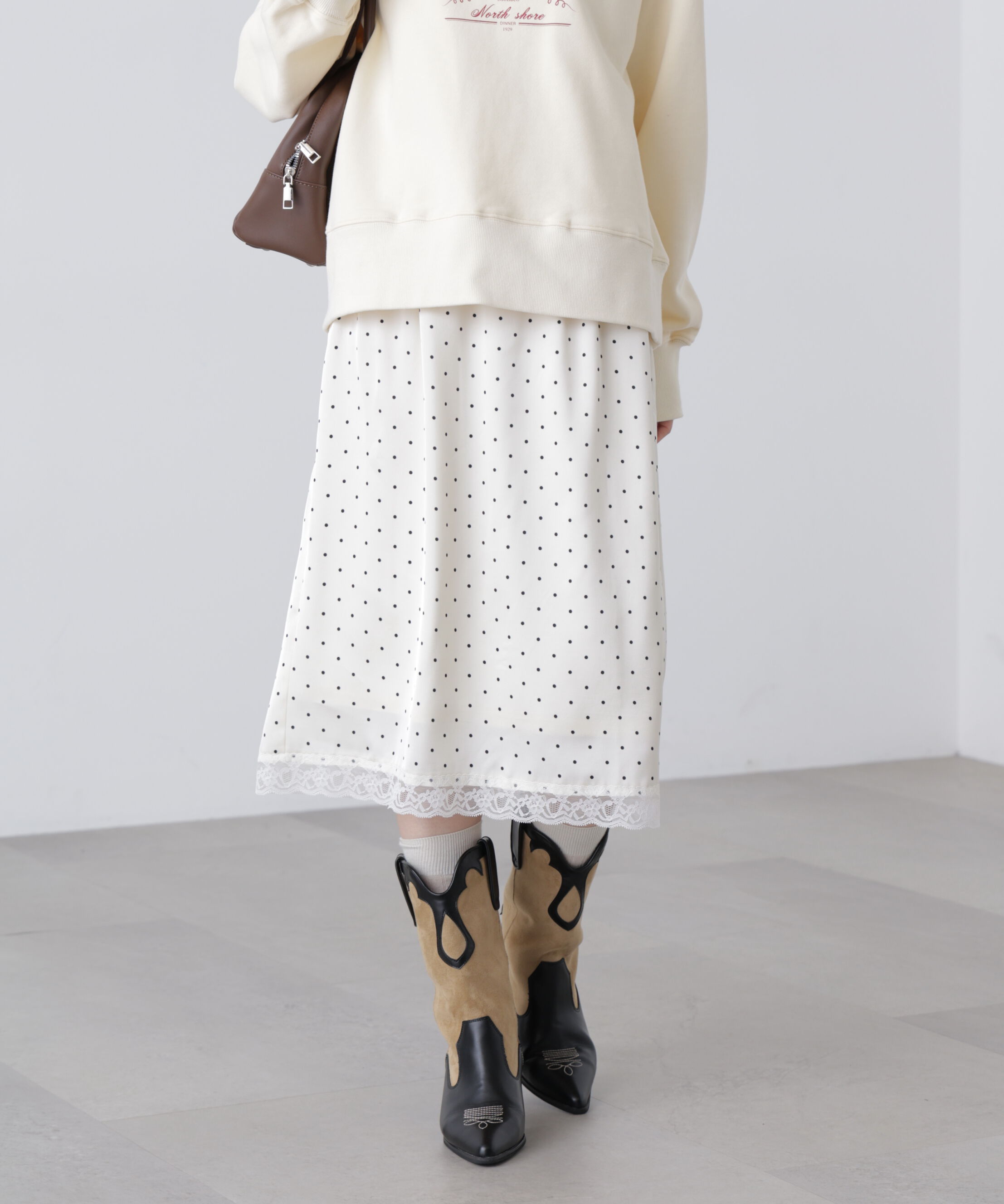  「レーストリムサテンミディスカート」|スカート|