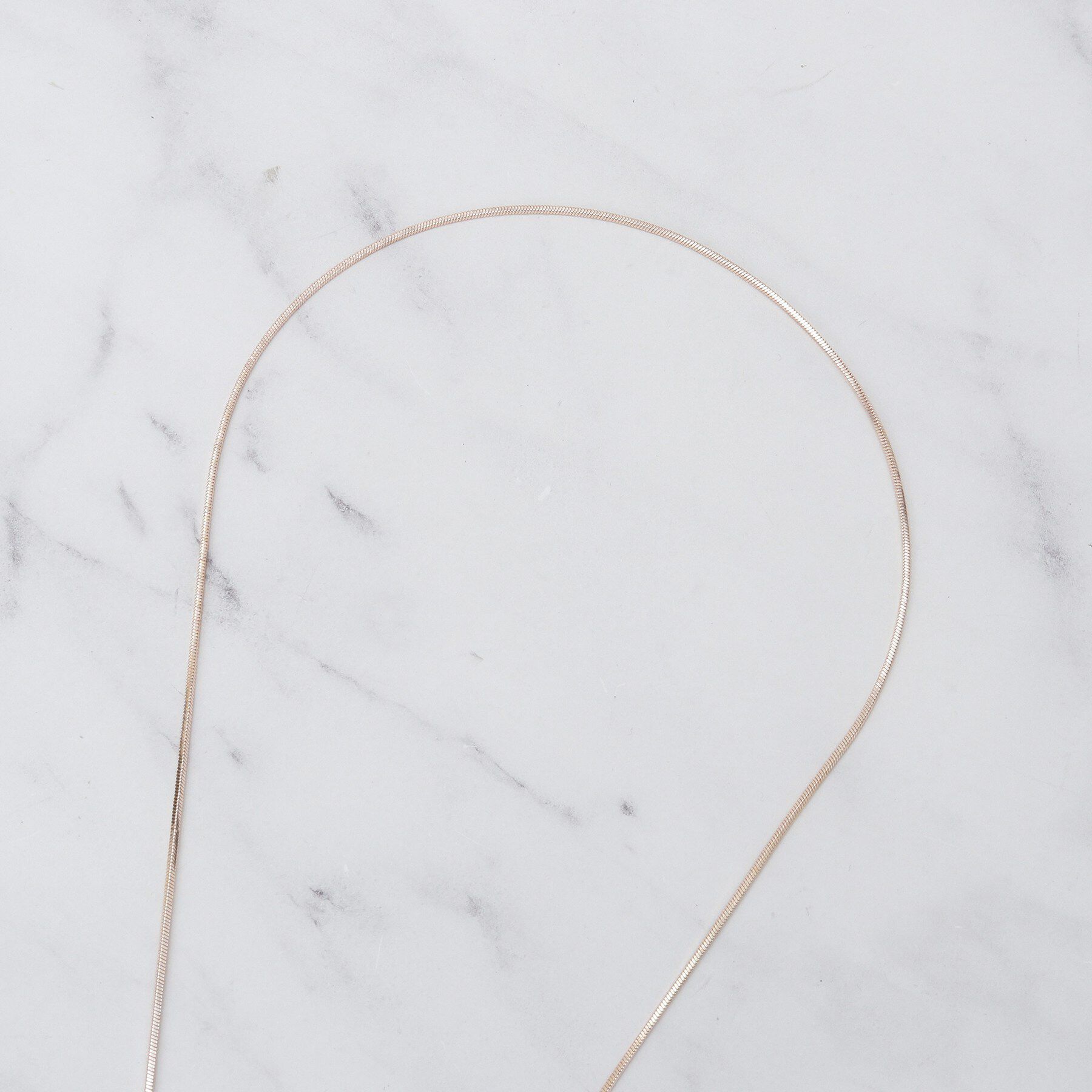 SHOO･LA･RUE「キラキラループタイネックレス」|ネックレス|