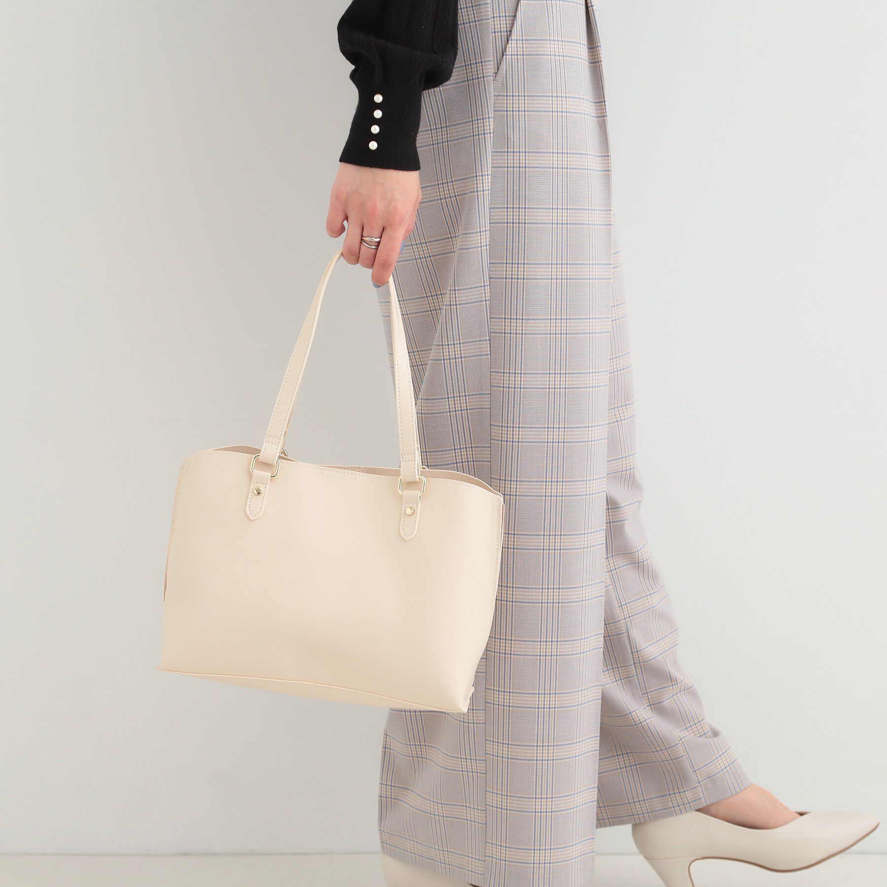 SHOO･LA･RUE「【2WAY】さりげないサイド配色がポイント きれいめトートバッグ」|トートバッグ|