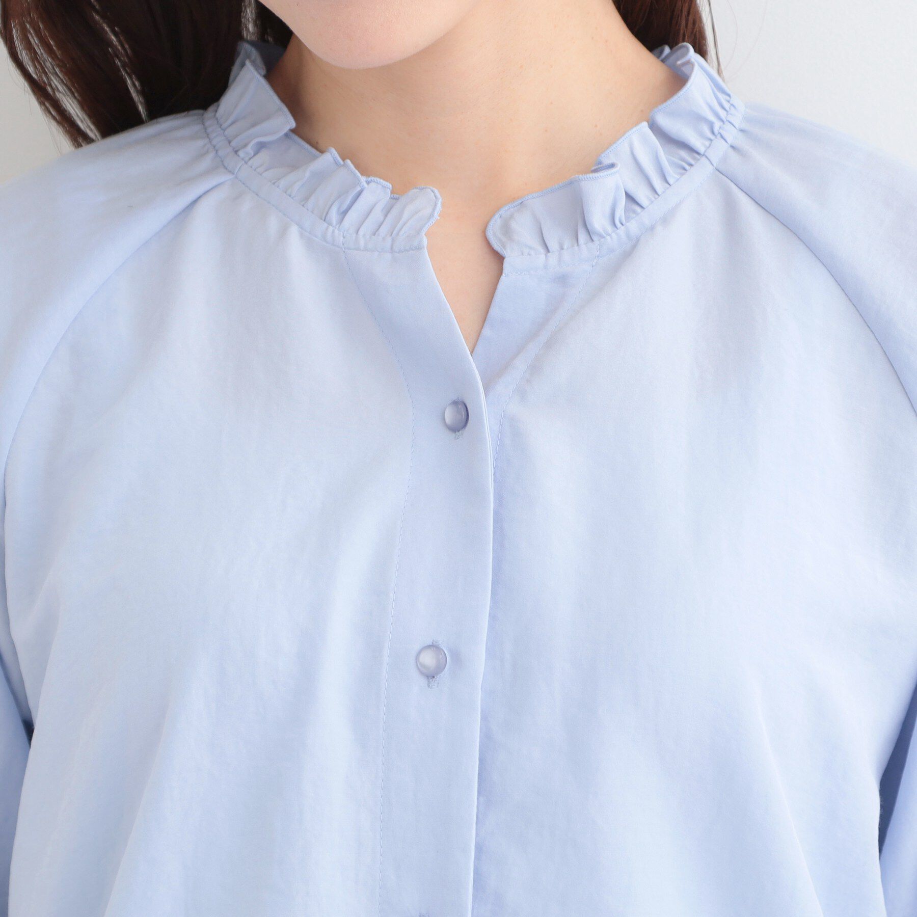 SHOO･LA･RUE「【洗濯後しわになりにくい/S-LL/UV】大人上品な フリル襟ブラウス」|シャツ・ブラウス|