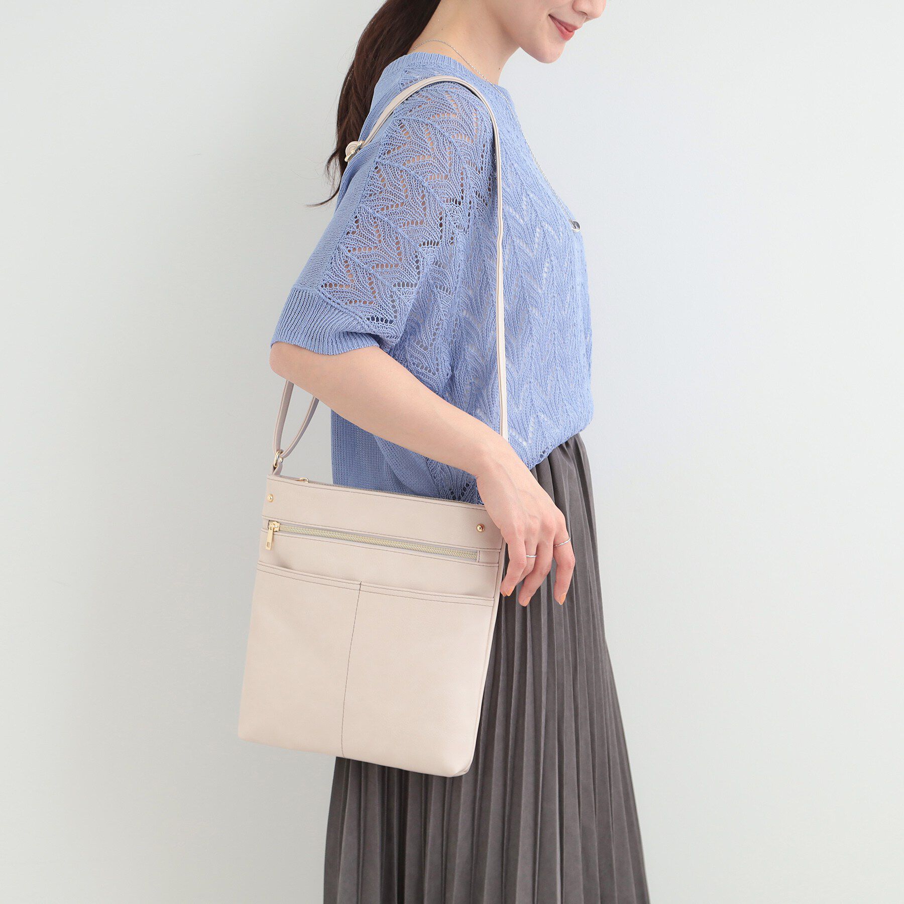 SHOO･LA･RUE「【8ポケット/ギフトにも】すっきり見えのショルダーバッグ」|ショルダー・メッセンジャー|