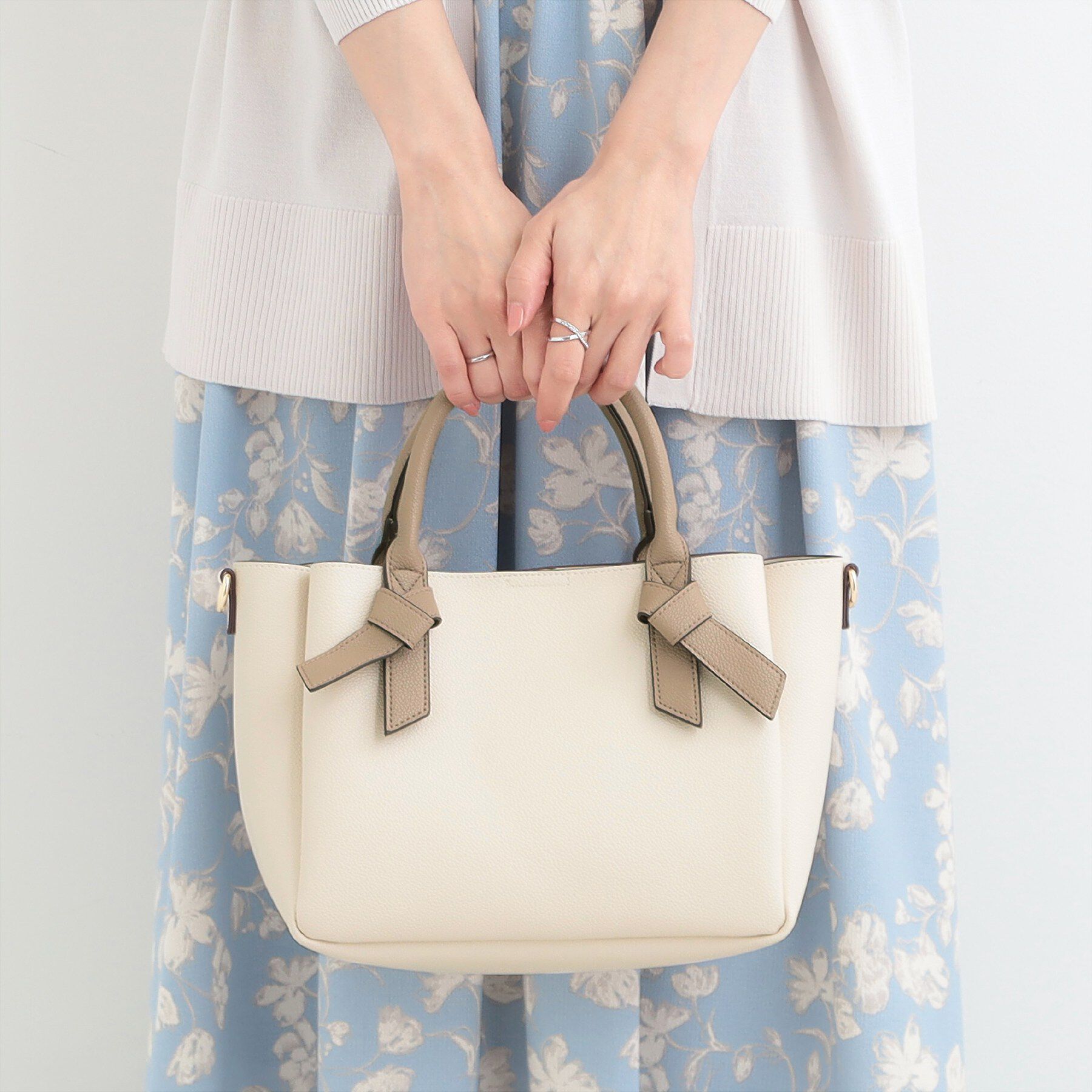 SHOO･LA･RUE「ハンドルリボンデザイントートバッグ」|トートバッグ|アイボリー(504)