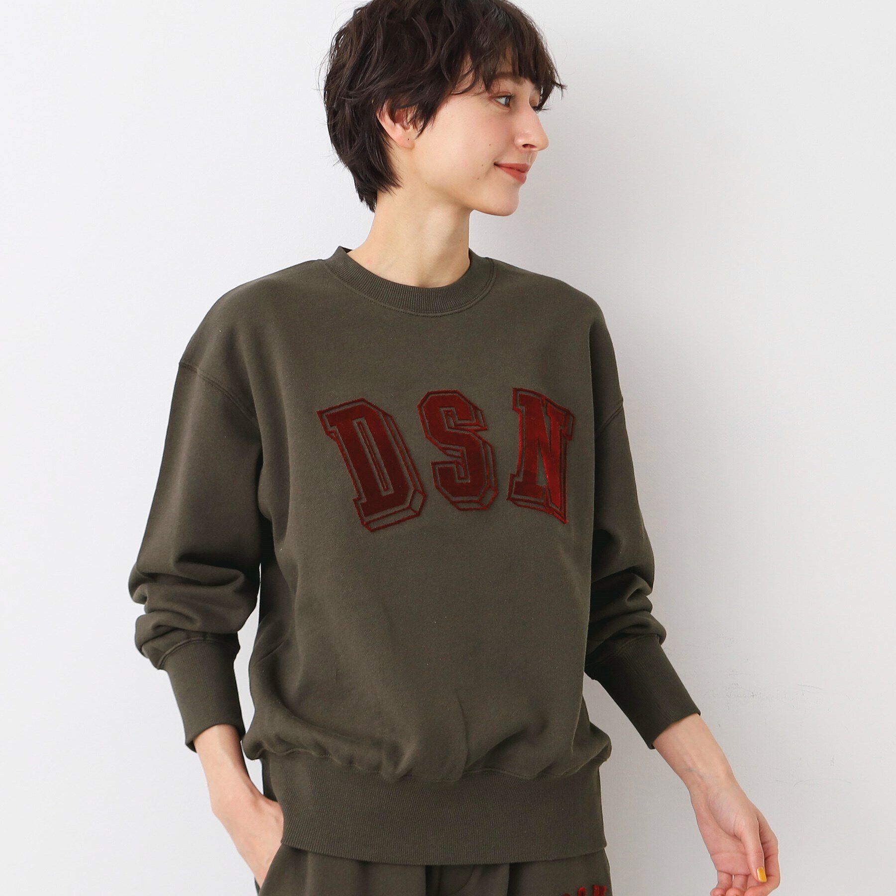 Dessin「【ユニセックス・洗える・セットアップ可能】タフティングロゴスウェット」|パーカー|