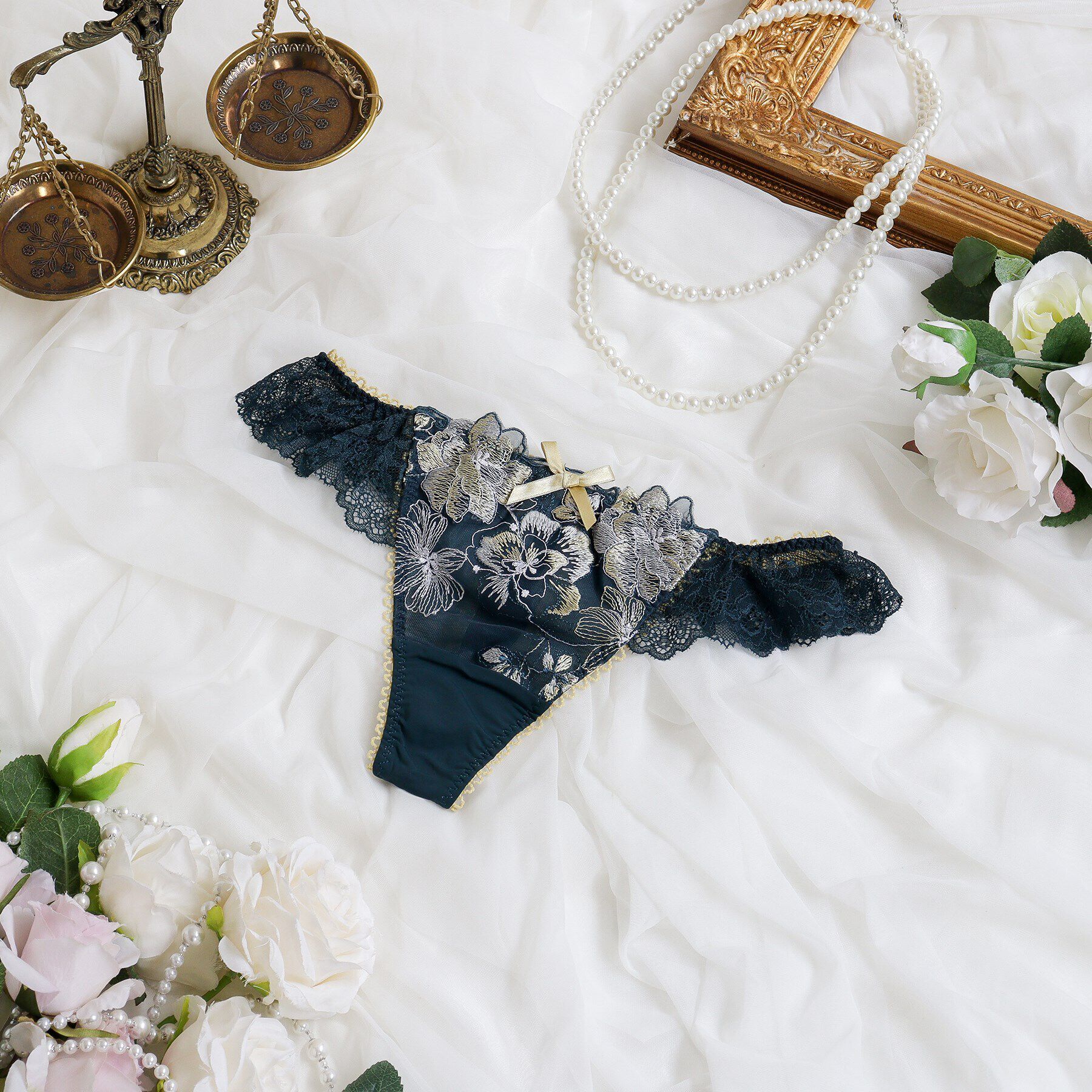 Risa Magli「アルメル Tバックショーツ」|インナー|グリーン(022)