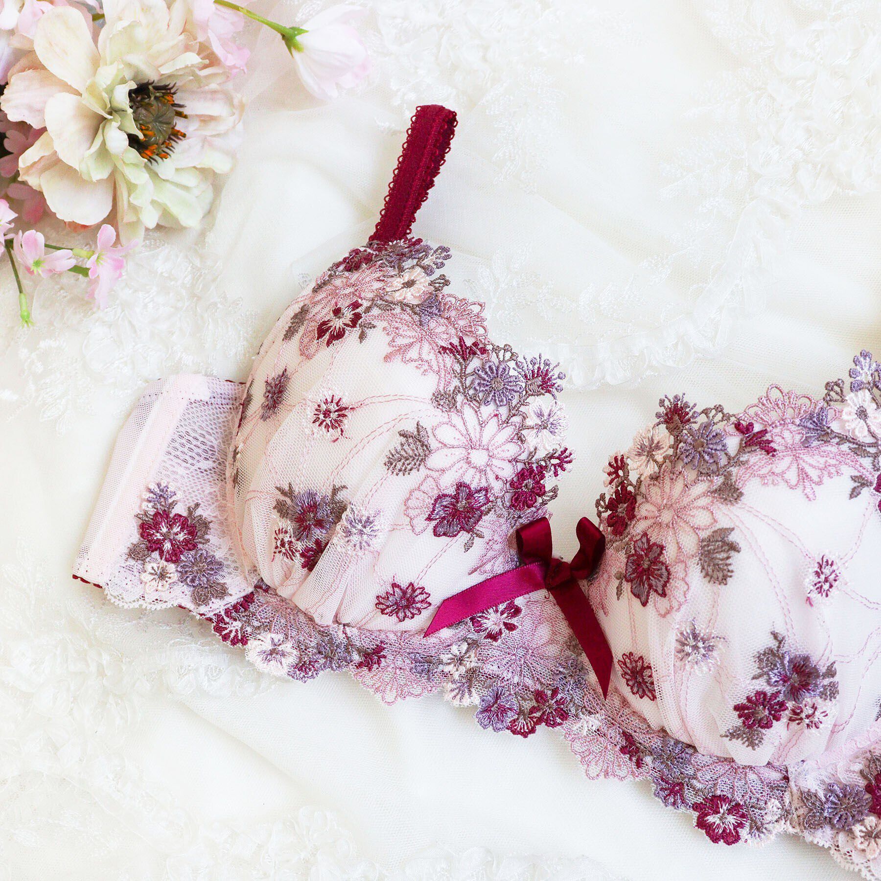 Risa Magli「アレッタ ブラジャー（E-F）＜サイドシェイプ＞」|インナー|