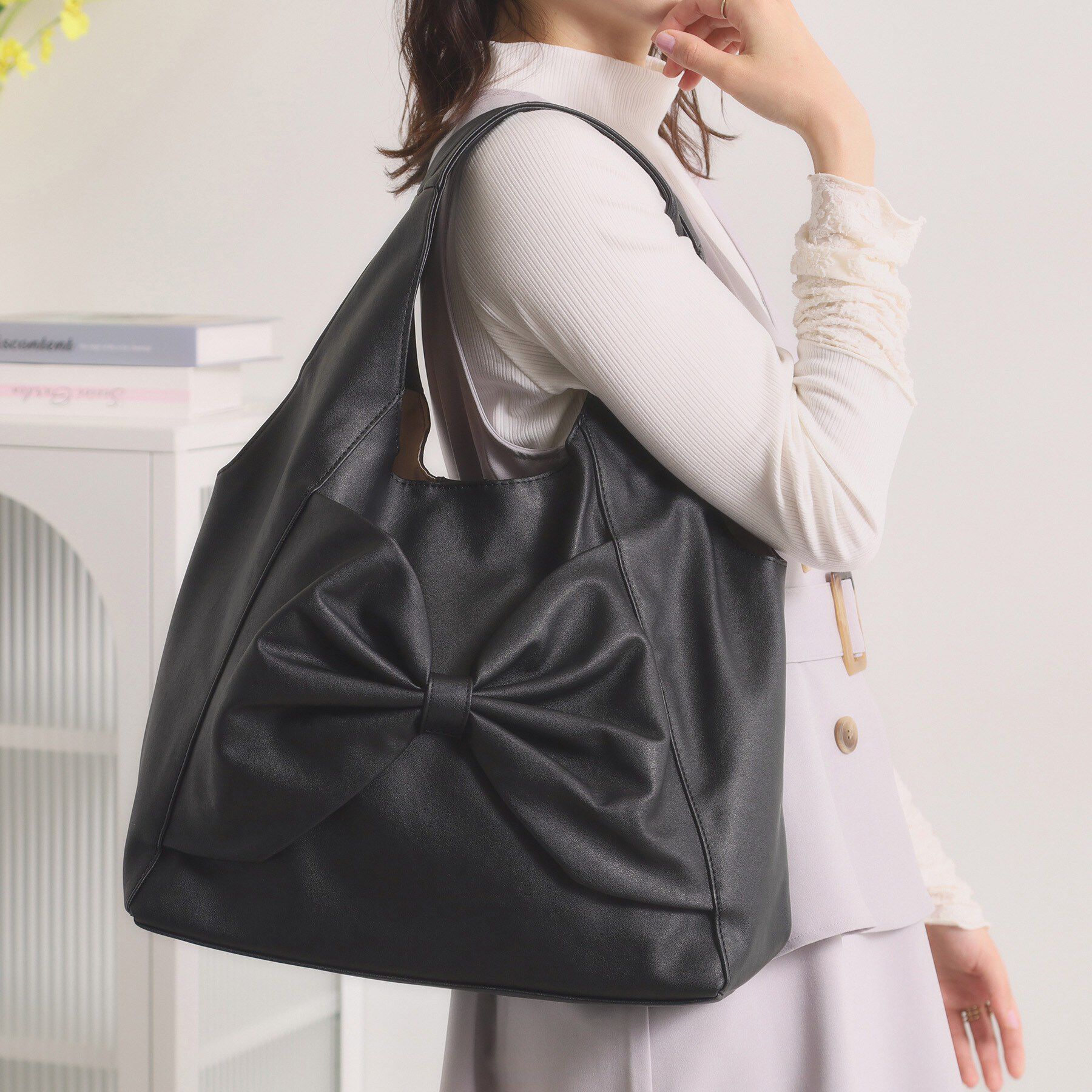 ITS&rsquo;DEMO「リボンモチーフサブトート」|トートバッグ|ブラック(019)