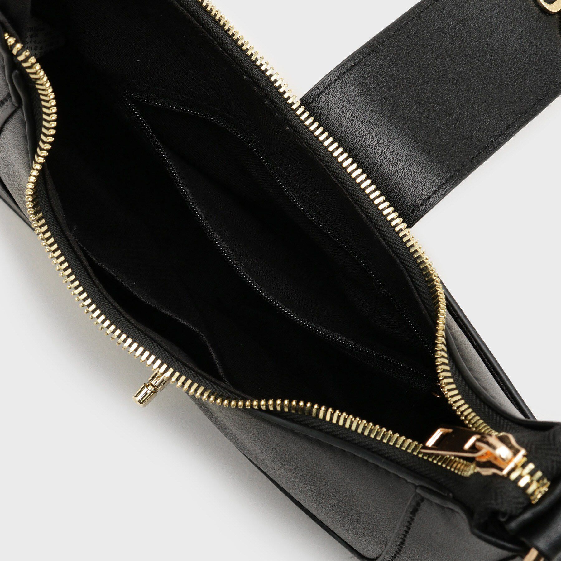 Ober Tashe「フロントバッグル2WAYショルダー」|ショルダー・メッセンジャー|