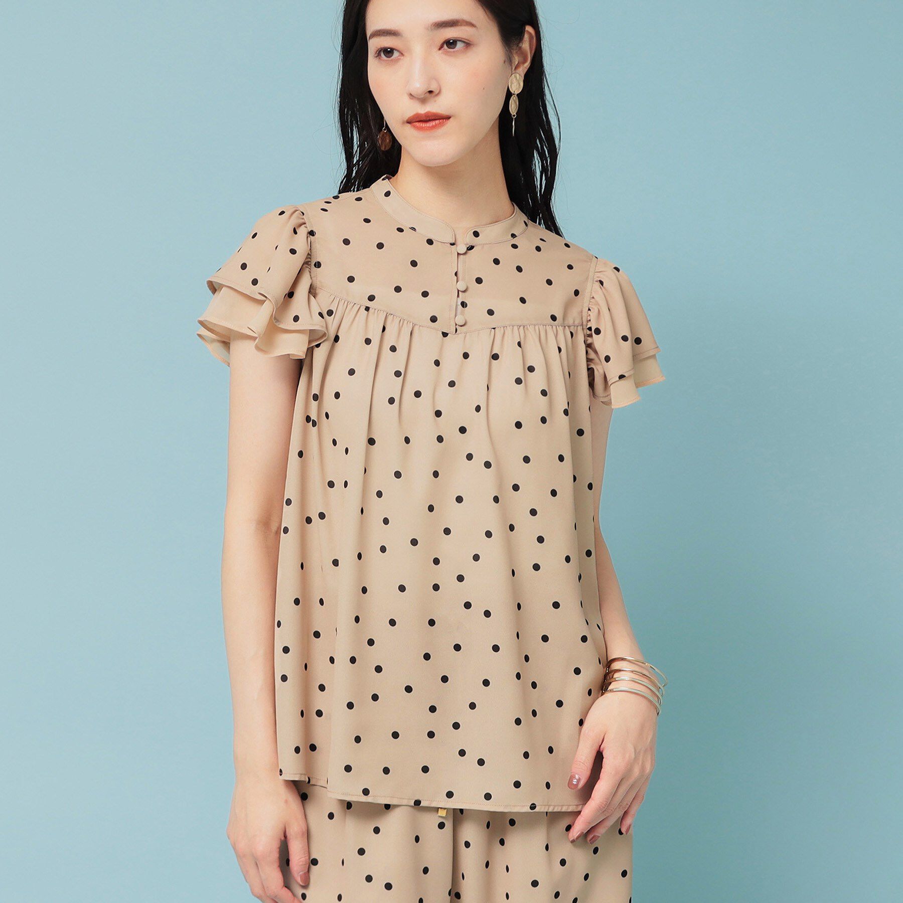 SunaUna「【袖ラッフル/フェミニン】大人可愛いドット柄ブラウス」|シャツ・ブラウス|