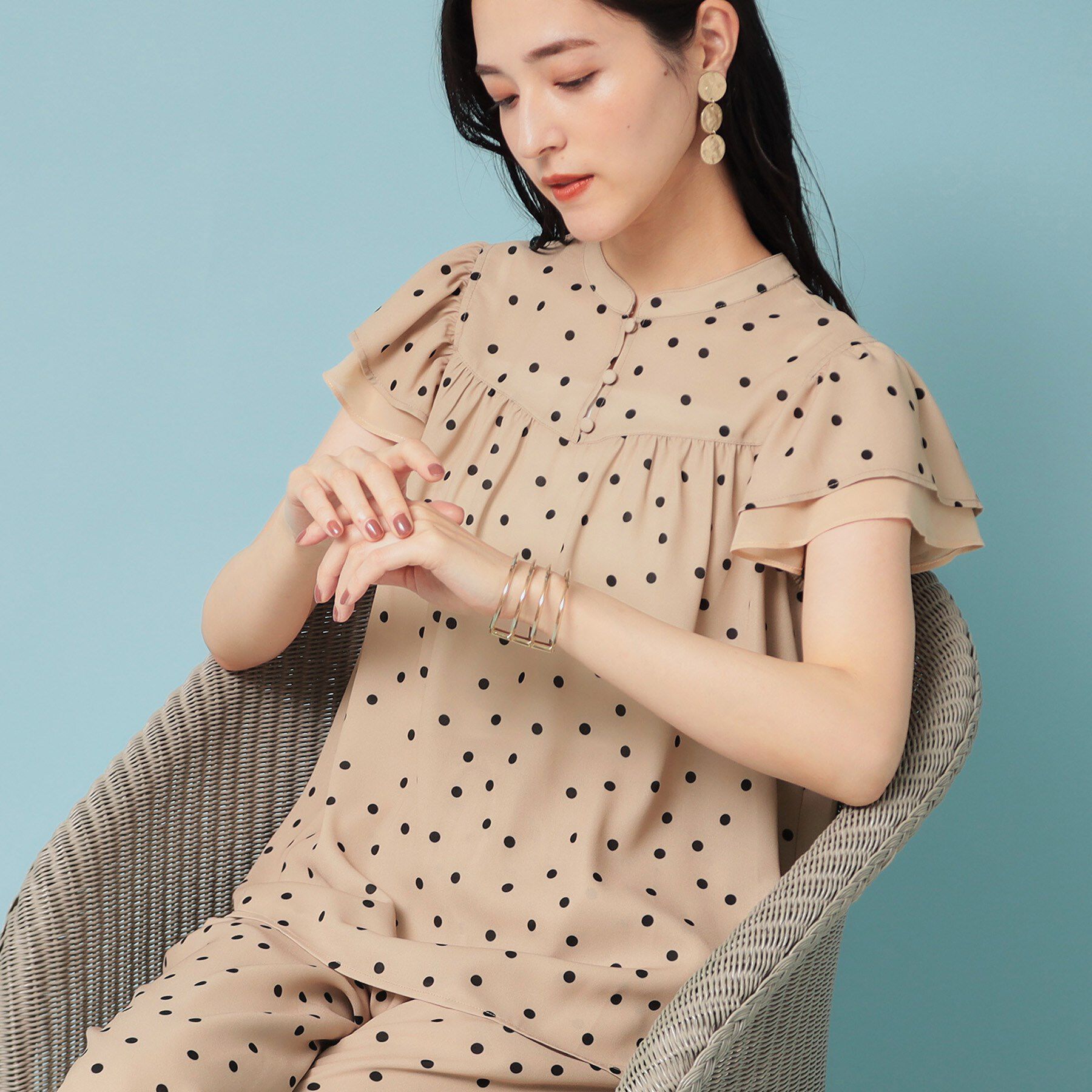 SunaUna「【袖ラッフル/フェミニン】大人可愛いドット柄ブラウス」|シャツ・ブラウス|ベージュ(152)