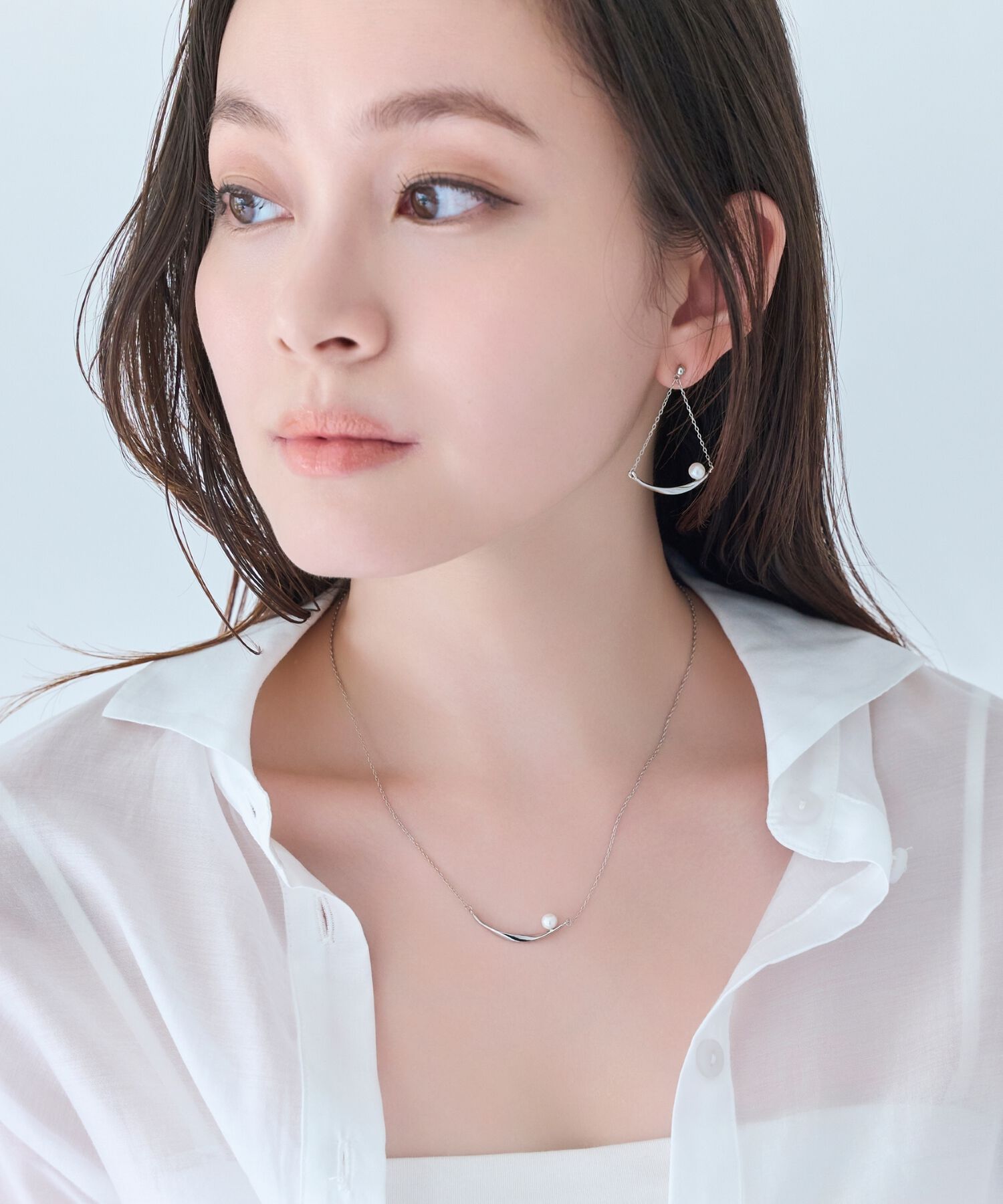 Phoebe「【金属アレルギー対応】スライヴパールトライアングルピアス　シルバー/ニッケルフリー」|ピアス|