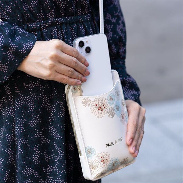 PAUL&JOE「財布機能付きスマートフォンショルダーバッグ／ポール＆ジョー・デジタルアクセサリー」|財布|ｸﾘｻﾞﾝﾃｰﾑﾎﾜｲﾄ