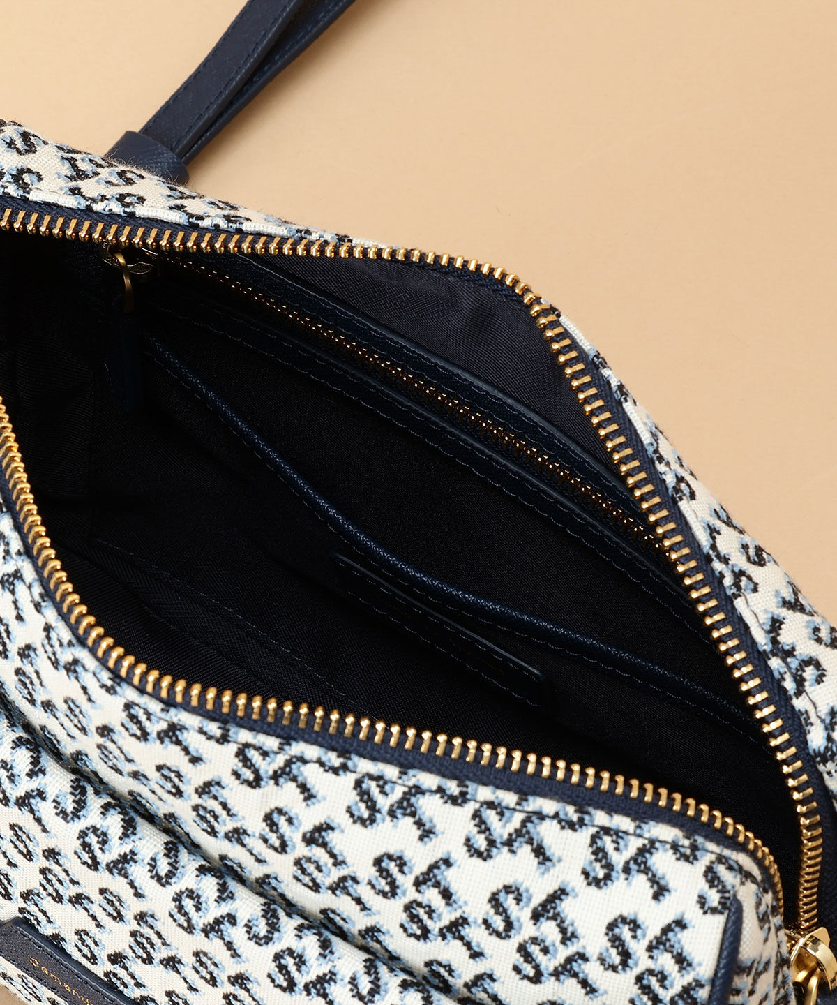 Samantha Thavasa「ST Jacquard シルエット ショルダーバッグ」|ショルダー・メッセンジャー|