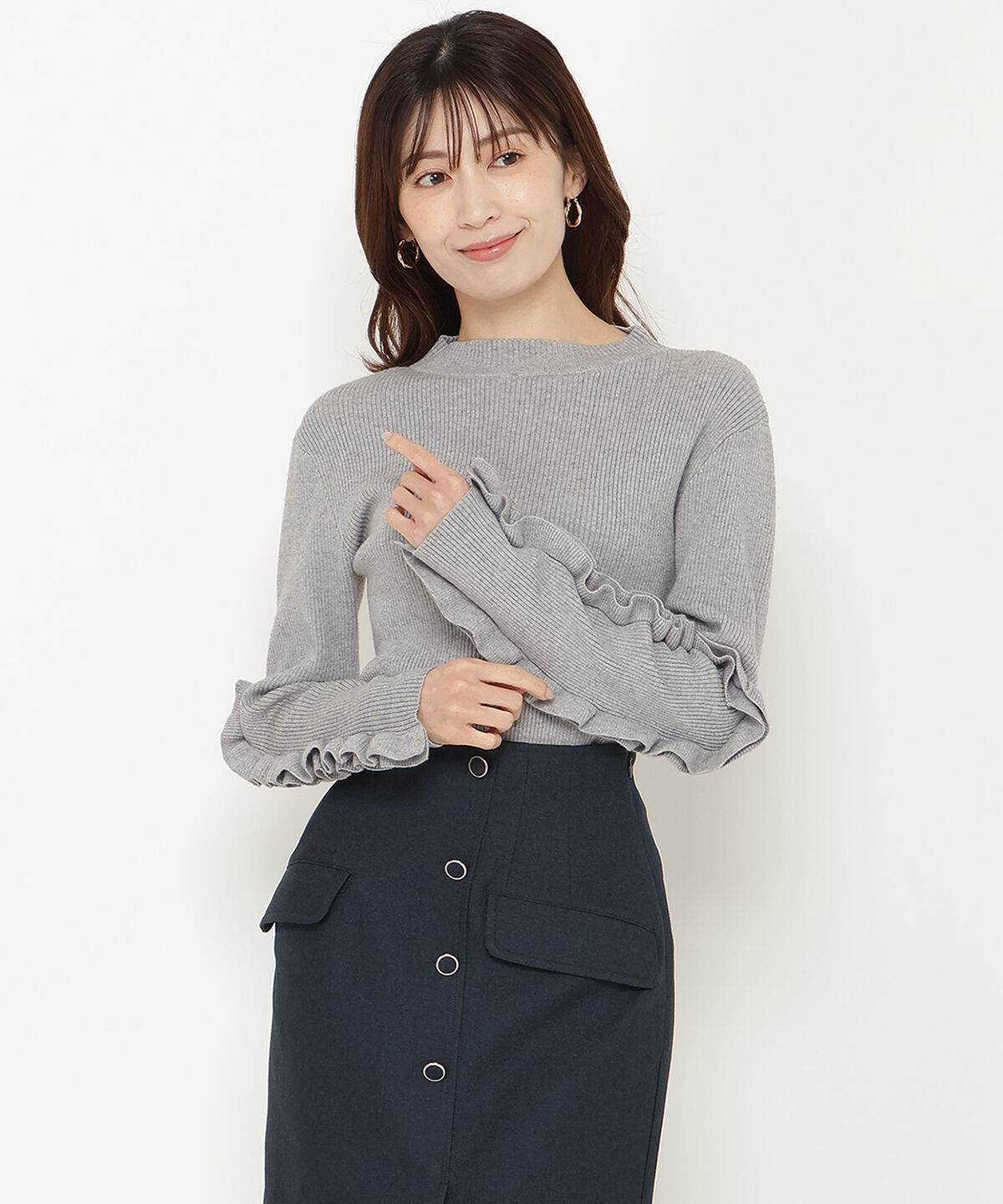 アンドクチュール「袖フリルハイネックリブニットプルオーバー」|ニット・セーター|