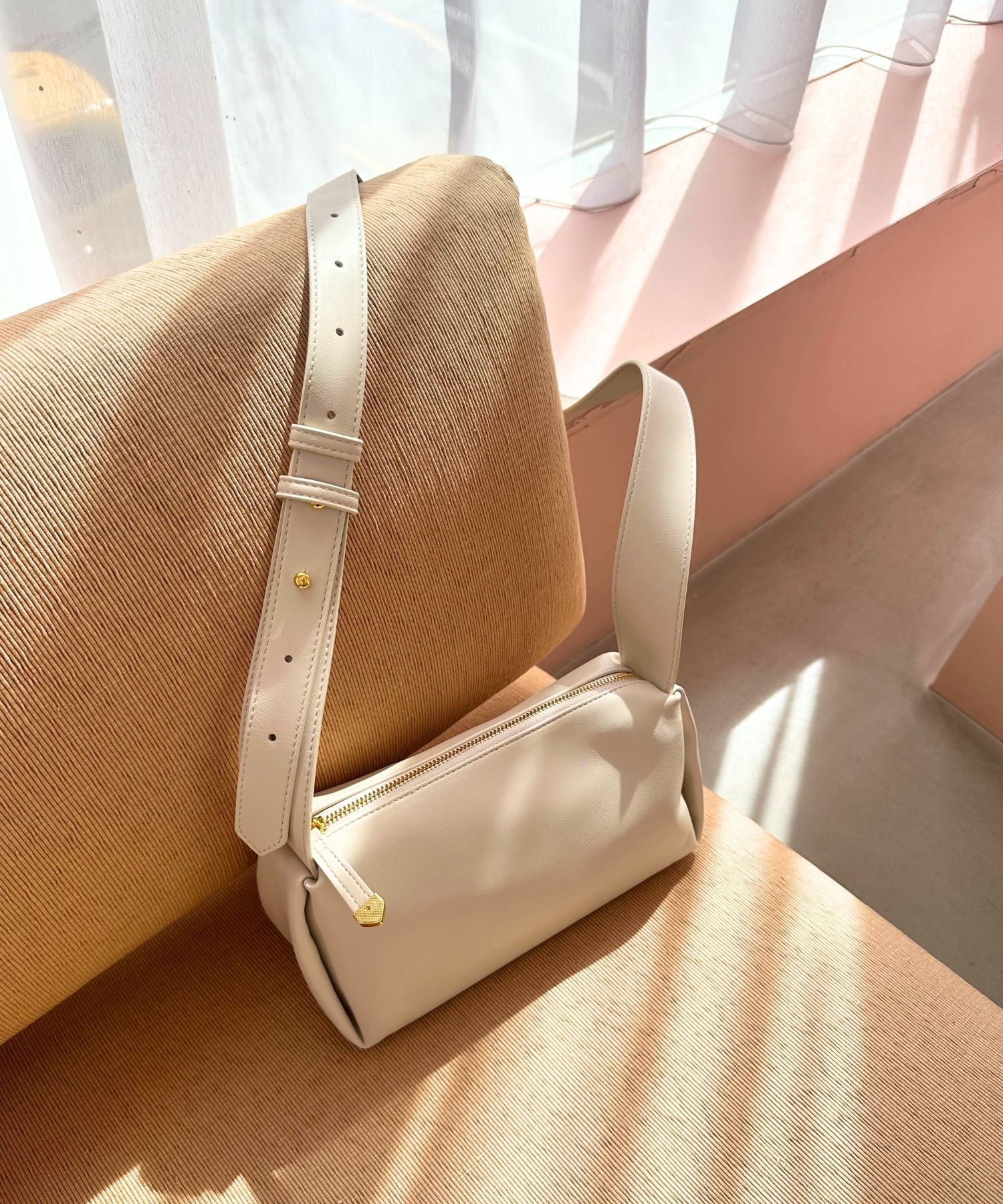 ORiental TRaffic「【BAG】ソフトフェイクレザーショルダーバッグ/BA-204 人気 トレンド　売れてる」|ショルダー・メッセンジャー|IVORY