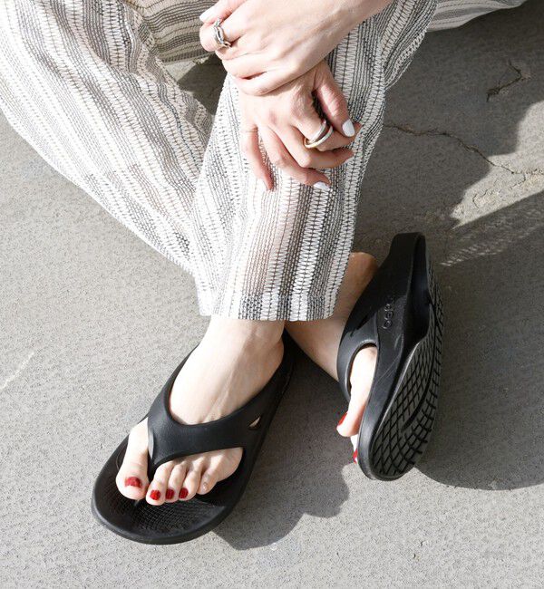 SHIPS any「OOFOS: OOoriginal ウーオリジナル トングサンダル」|サンダル|