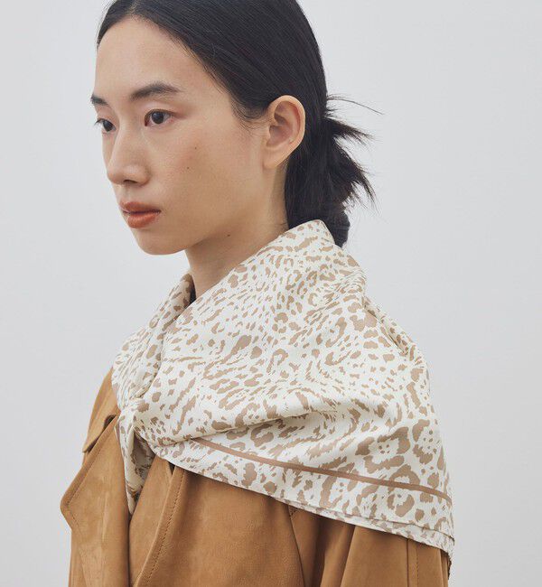 TOMORROWLAND GOODS「LE SCARF レオパード シルクスカーフ」|バンダナ・スカーフ|