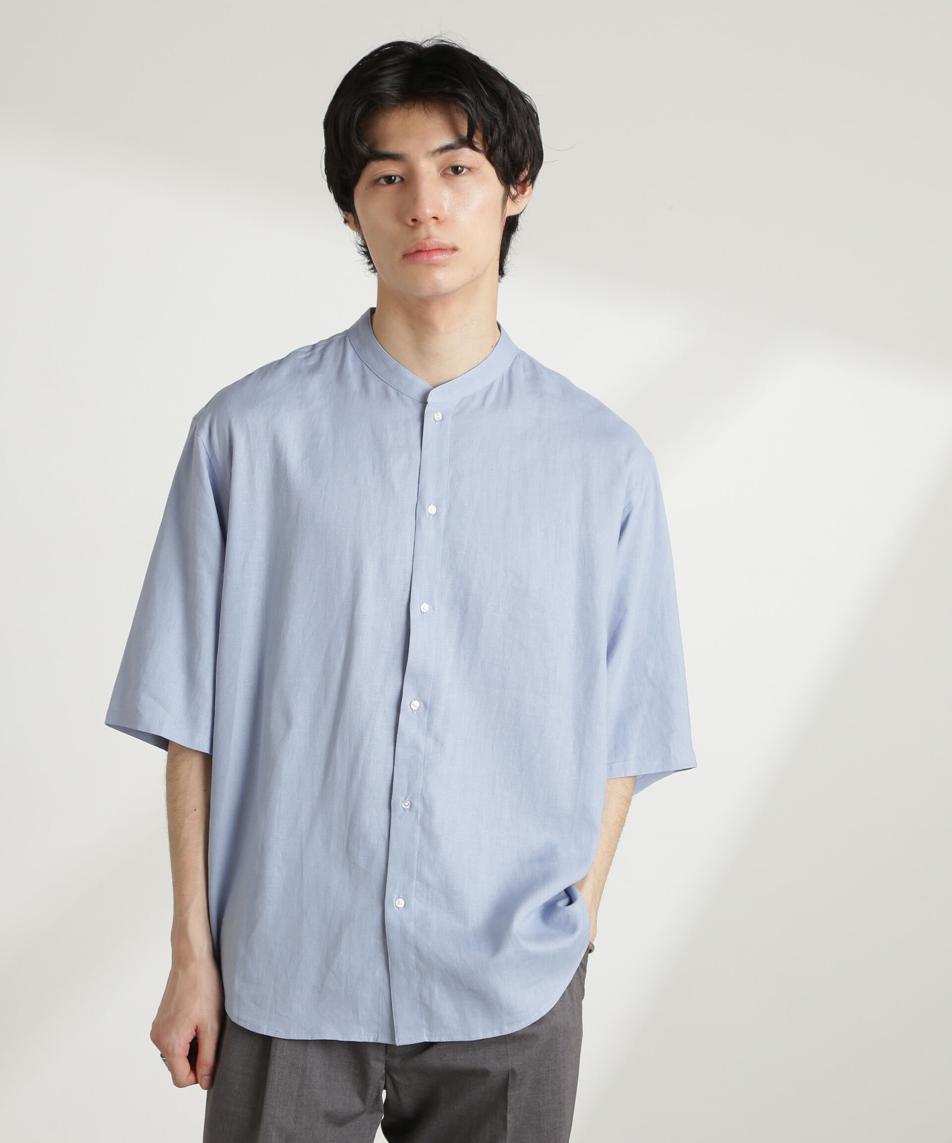 nano･universe「アンチスメルリネン バンドカラーシャツ 半袖」|シャツ・ブラウス|