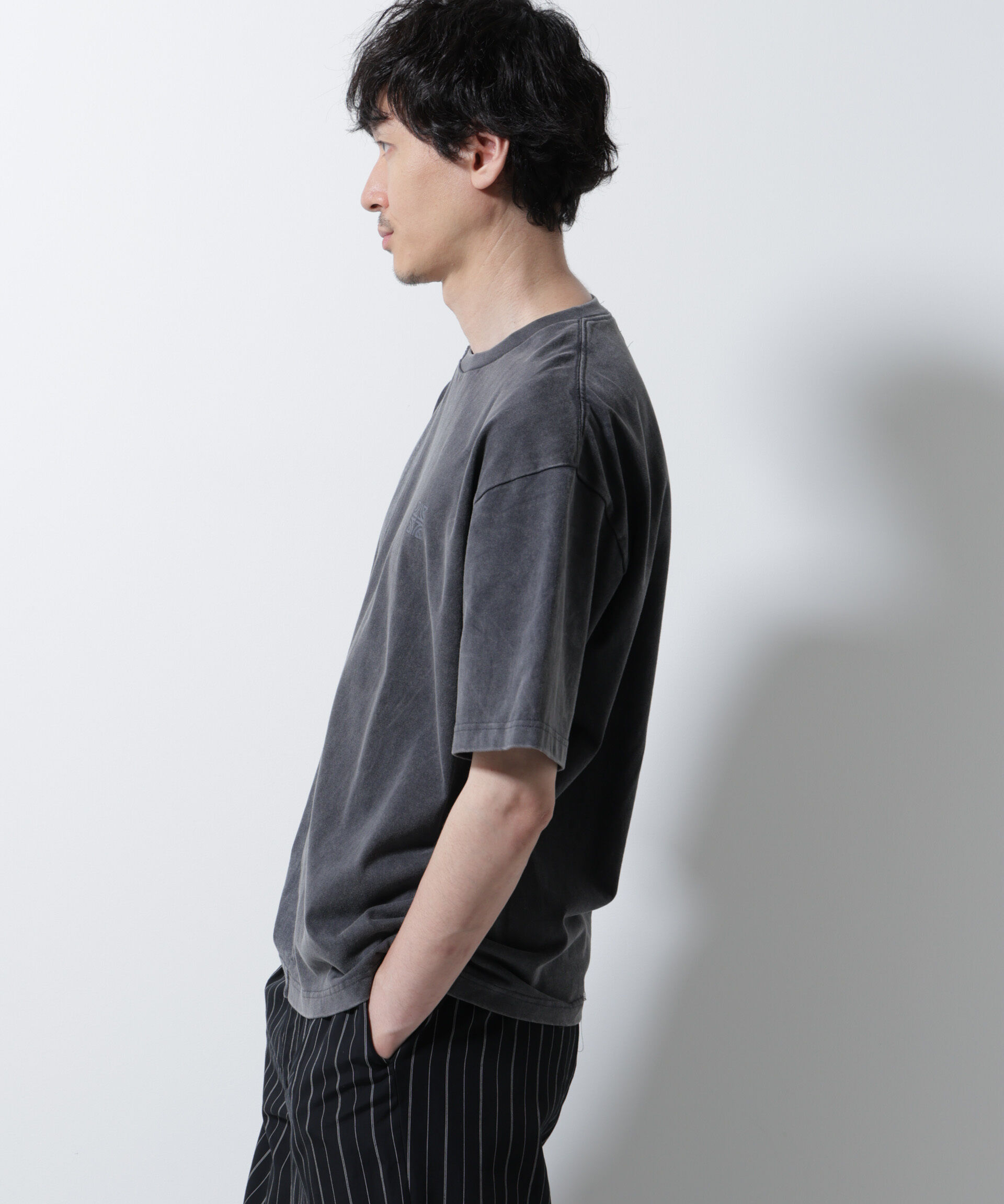 nano･universe「｢A-C-Z｣2トーンピグメントTシャツ 半袖」|Tシャツ・カットソー|