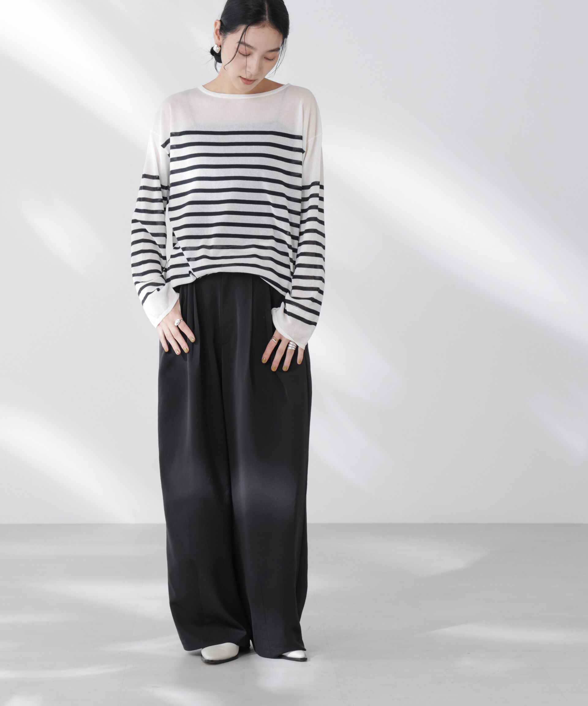 nano･universe「ダルサテンカーブタックパンツ」|チノ|