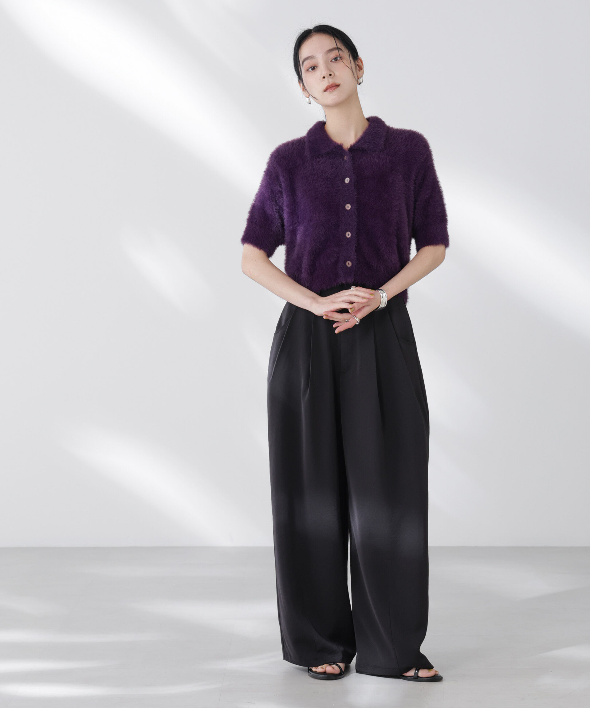 nano･universe「ダルサテンカーブタックパンツ」|チノ|