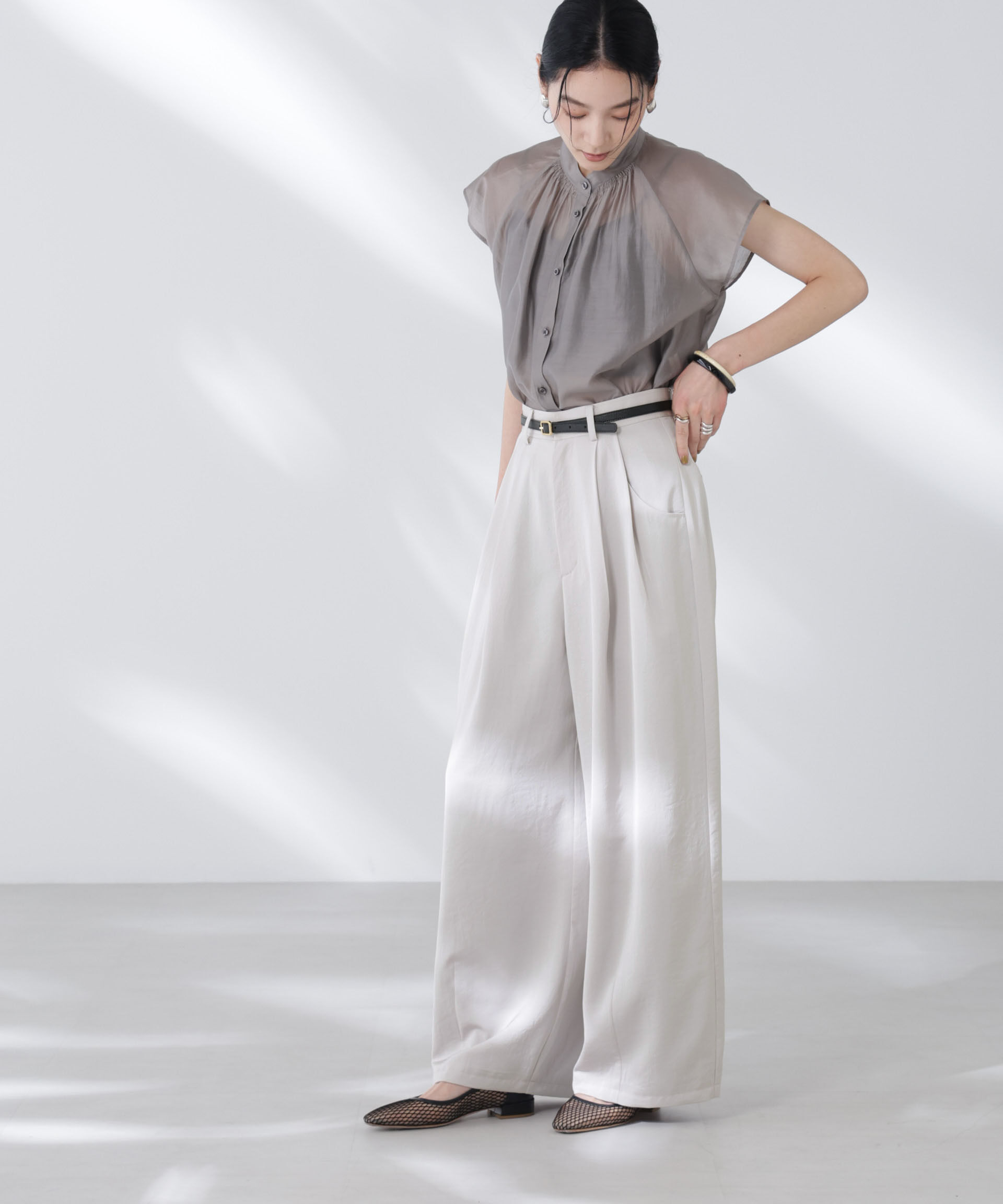 nano･universe「ダルサテンカーブタックパンツ」|チノ|