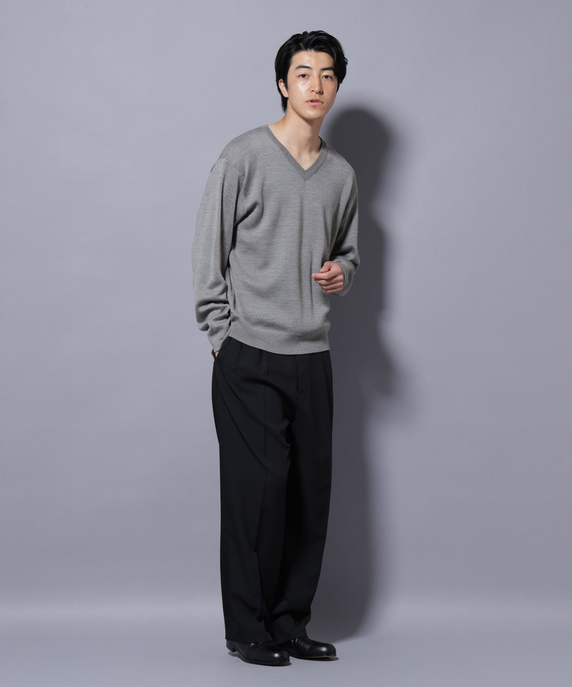 nano･universe「タスマニアウールミックス ミラノリブリラックスVネックニット」|ニット・セーター|