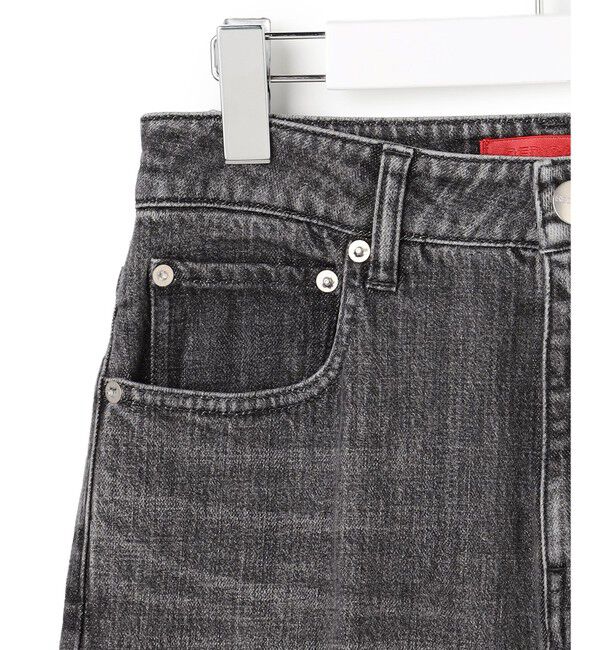 23区「【FUDGE掲載/滝沢眞規子さん着用/RED CARD TOKYO&times;23区】 センタープレス デニム ワイド パンツ」|デニム|