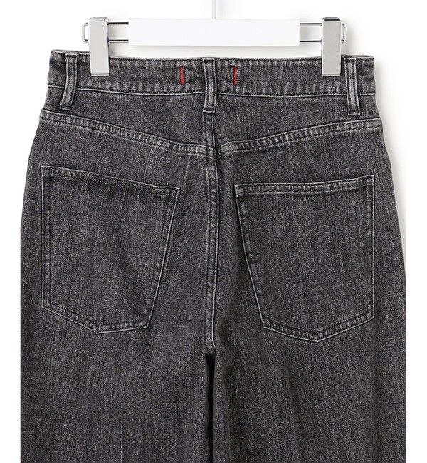 23区「【FUDGE掲載/滝沢眞規子さん着用/RED CARD TOKYO&times;23区】 センタープレス デニム ワイド パンツ」|デニム|