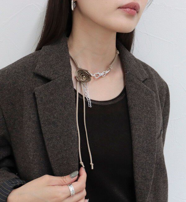 fredy emue「スエード花チョーカー」|その他|ベージュ