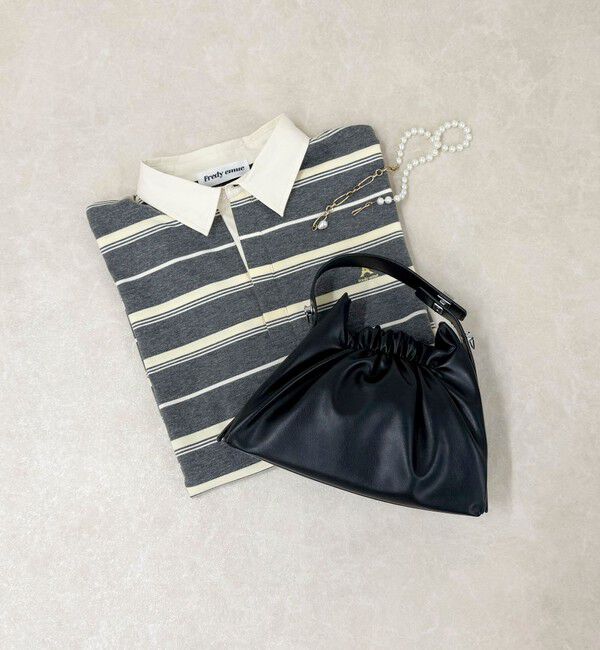 fredy emue「ギャザー三角ワンハンドルバッグ」|ショルダー・メッセンジャー|ブラック