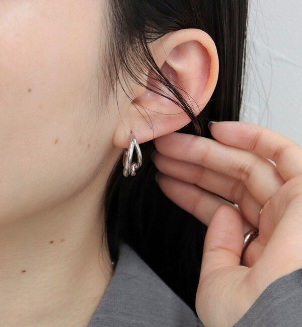 fredy emue「ひねりリングピアス」|ピアス|シルバー