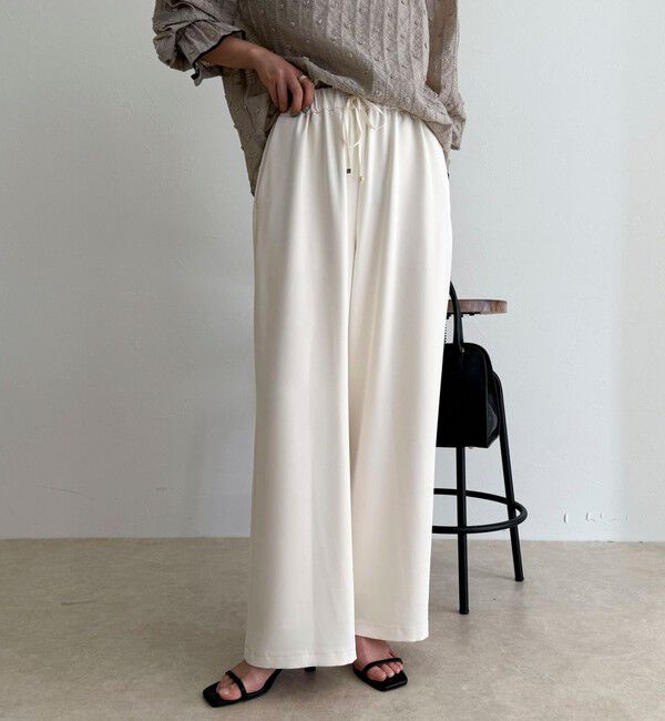 fredy emue「【4サイズ展開/リピーター続出！】とろみツイルストレートイージーパンツ」|チノ|アイボリー