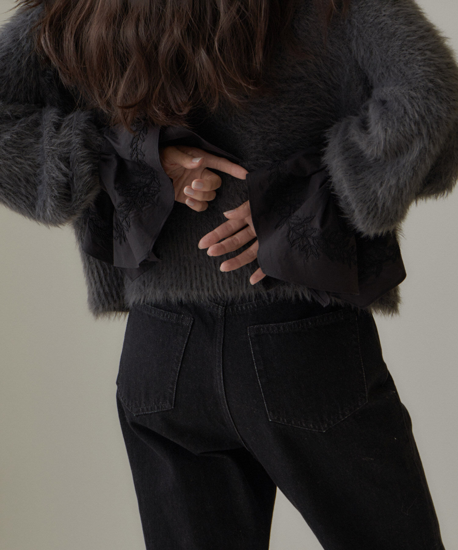 SALON adam et rope'「エンブロイダリーカフス（付け袖）」|手袋|ブラック(01)