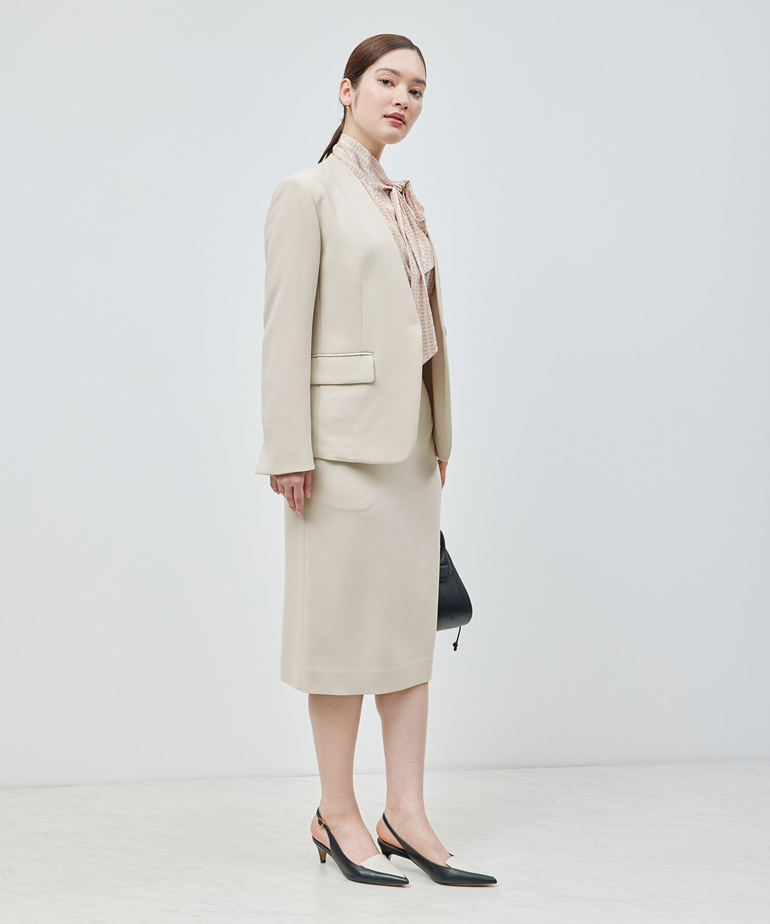 ROPE「トリアセテートダブルクロスVネックジャケット【セレモニー/通勤対応】【洗える】」|ノーカラージャケット|