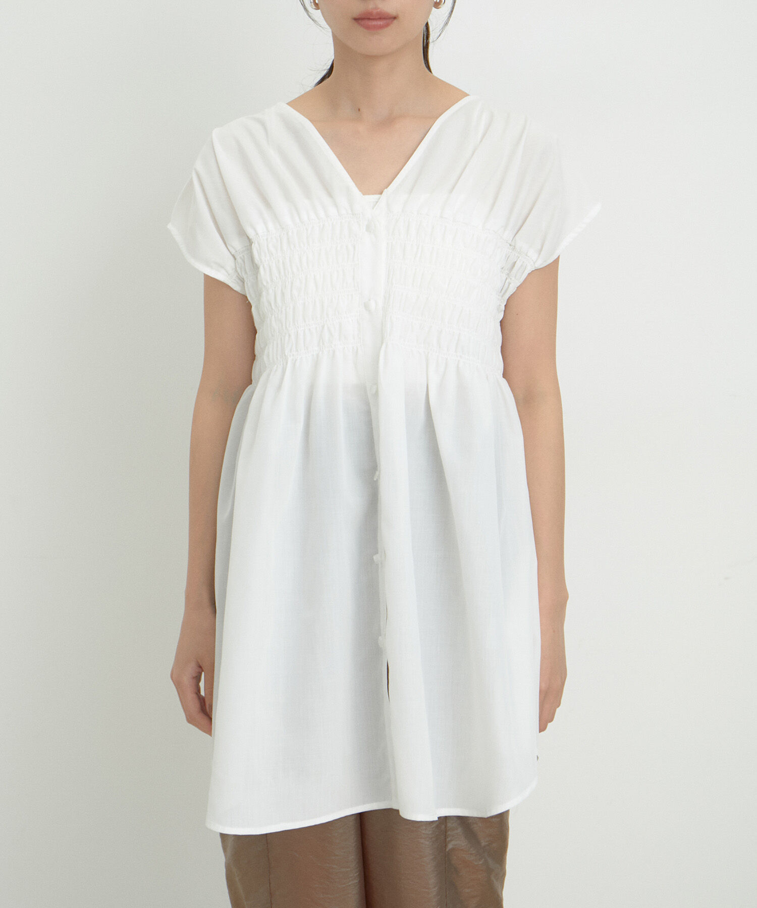 VIS「【洗える】ゆるVネックシャーリングシャツブラウス」|シャツ・ブラウス|