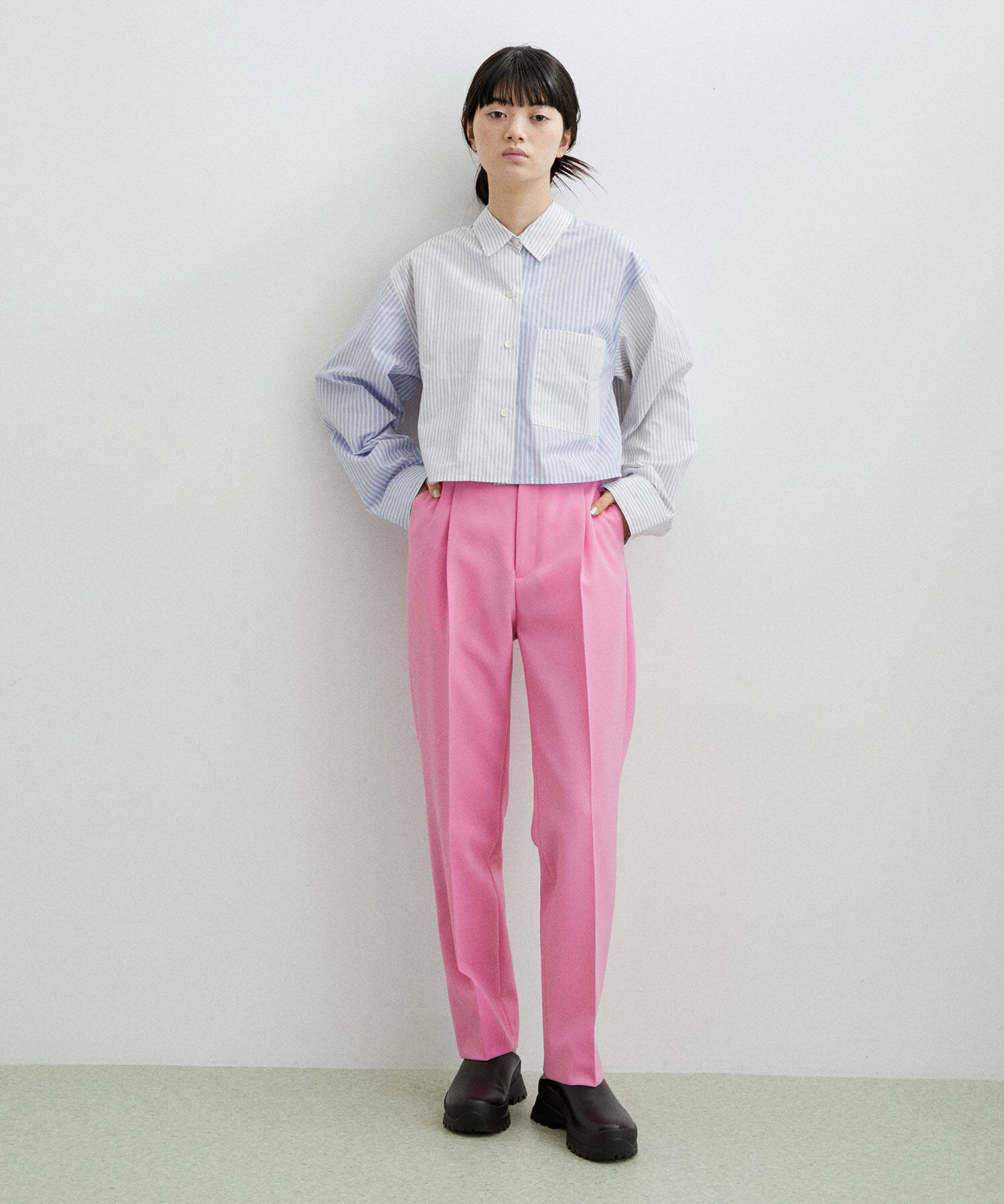 ADAM ET ROPE'「【サステナブル】スリムスラックス」|スラックス|