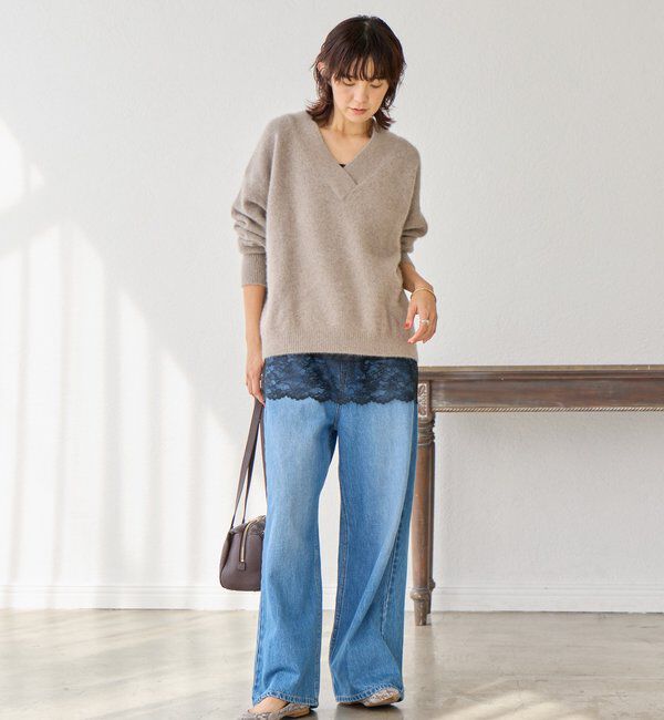  「【華やかな印象に】ヘアリーヤーン深Vネックニット」|ニット・セーター|