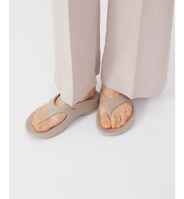 qualite「【OOFOS/ウーフォス】O Original / リカバリーサンダル」|サンダル|グレージュ