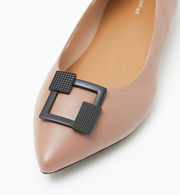 AU BANNISTER「スクエアモチーフフラットパンプス」|パンプス|