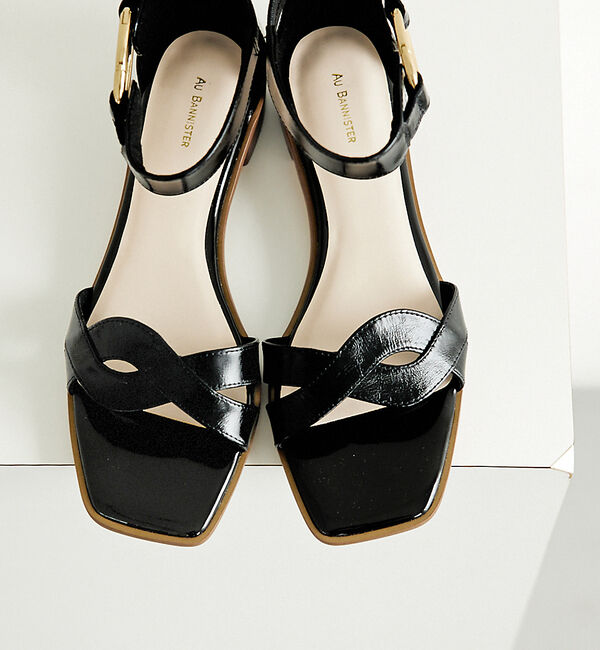 AU BANNISTER「アンクルストラップ サンダル」|サンダル|ブラック